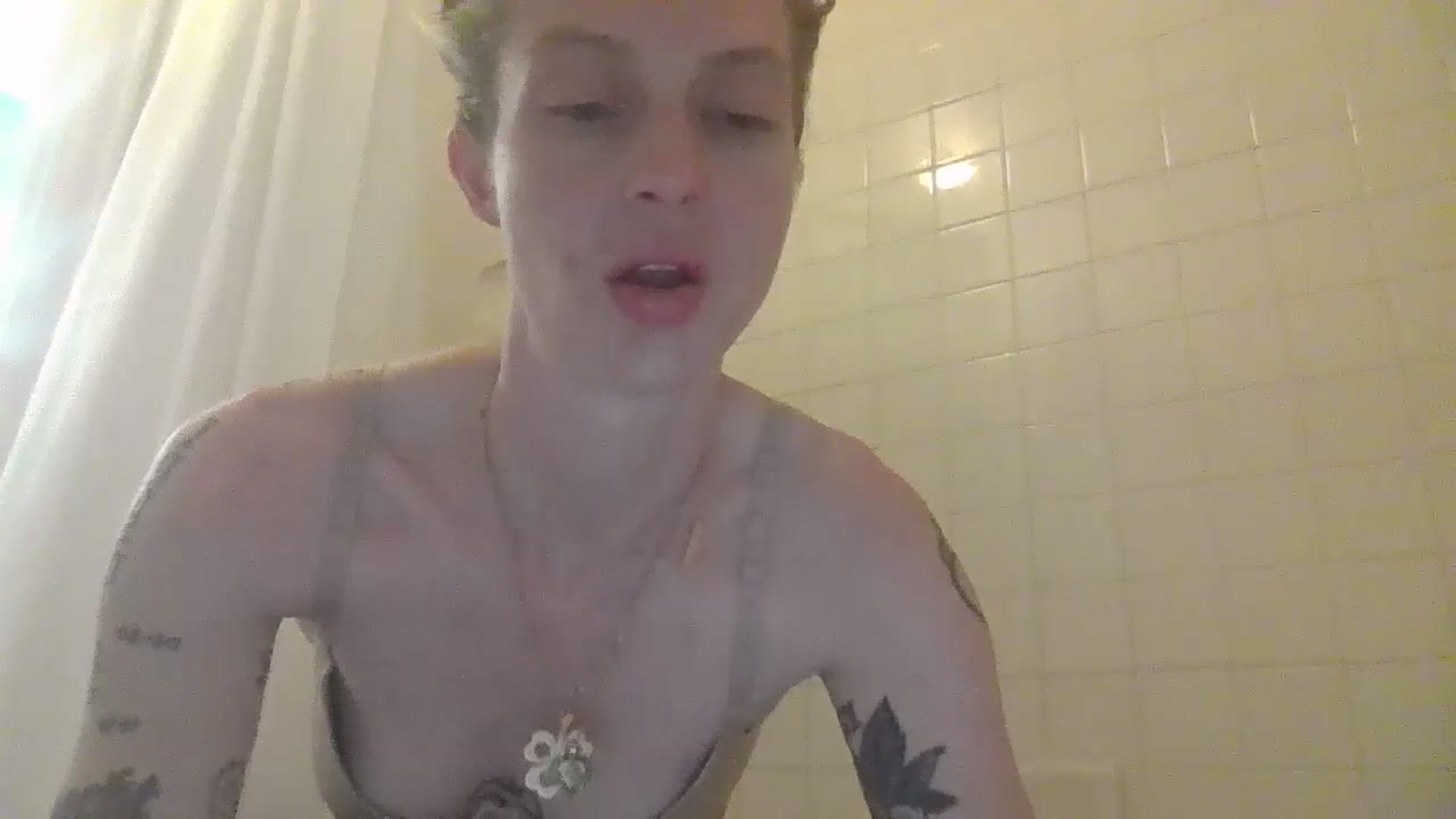 Gallery image thumbnail from UWorshipMe's myfreecams stream on, 01/28/2024, 03:40 image 6 of 20