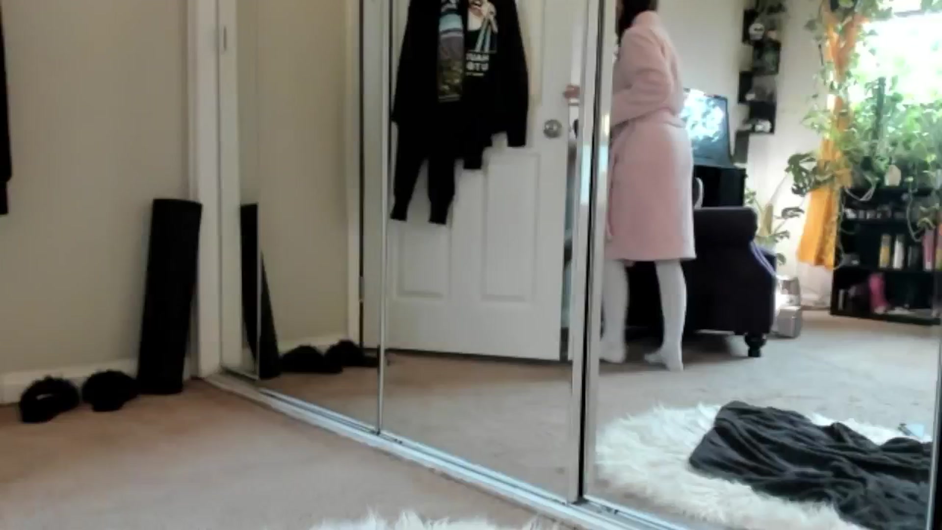 Gallery image thumbnail from Uht_oh's myfreecams stream on, 01/26/2025, 19:49 image 12 of 20