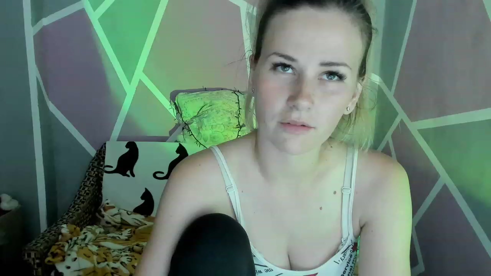 Gallery image thumbnail from UkrBeauty's myfreecams stream on, 06/18/2023, 15:00 image 7 of 20