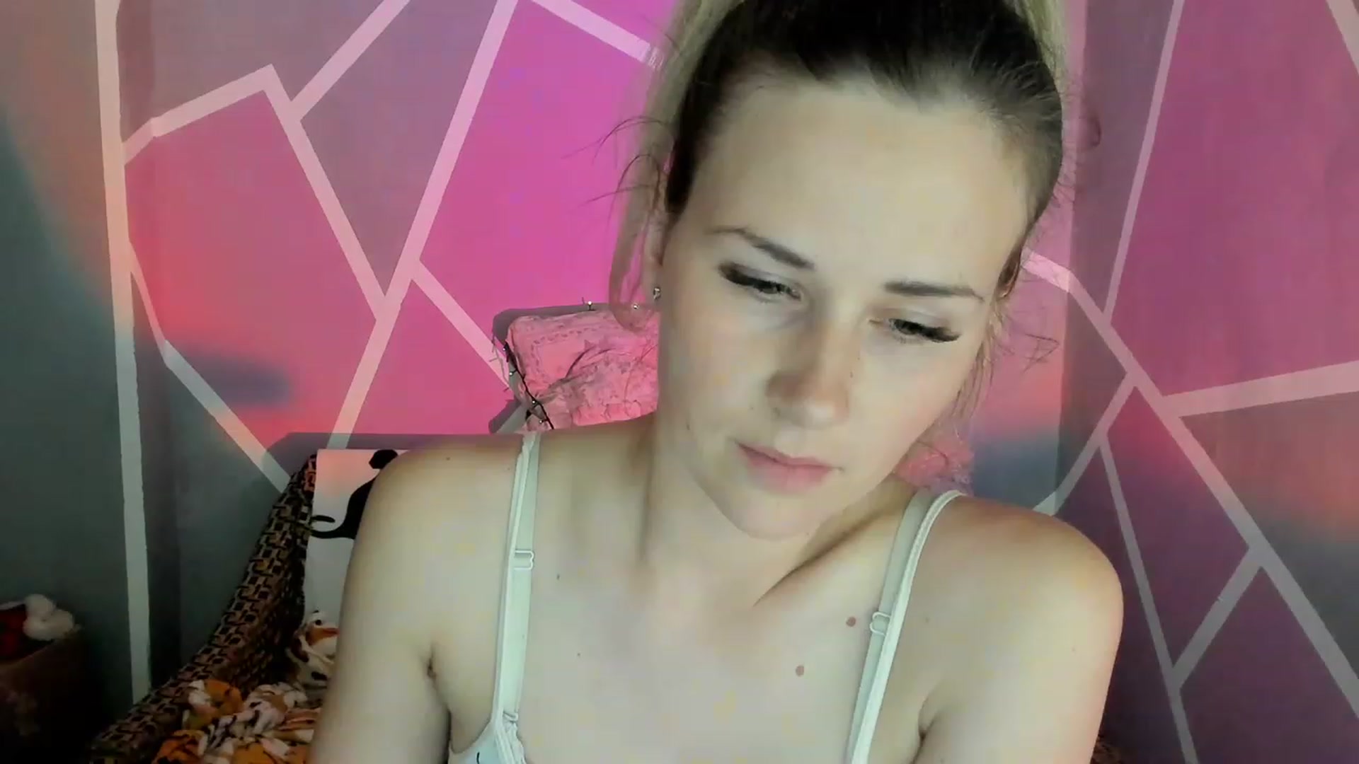 Gallery image thumbnail from UkrBeauty's myfreecams stream on, 06/18/2023, 15:00 image 19 of 20