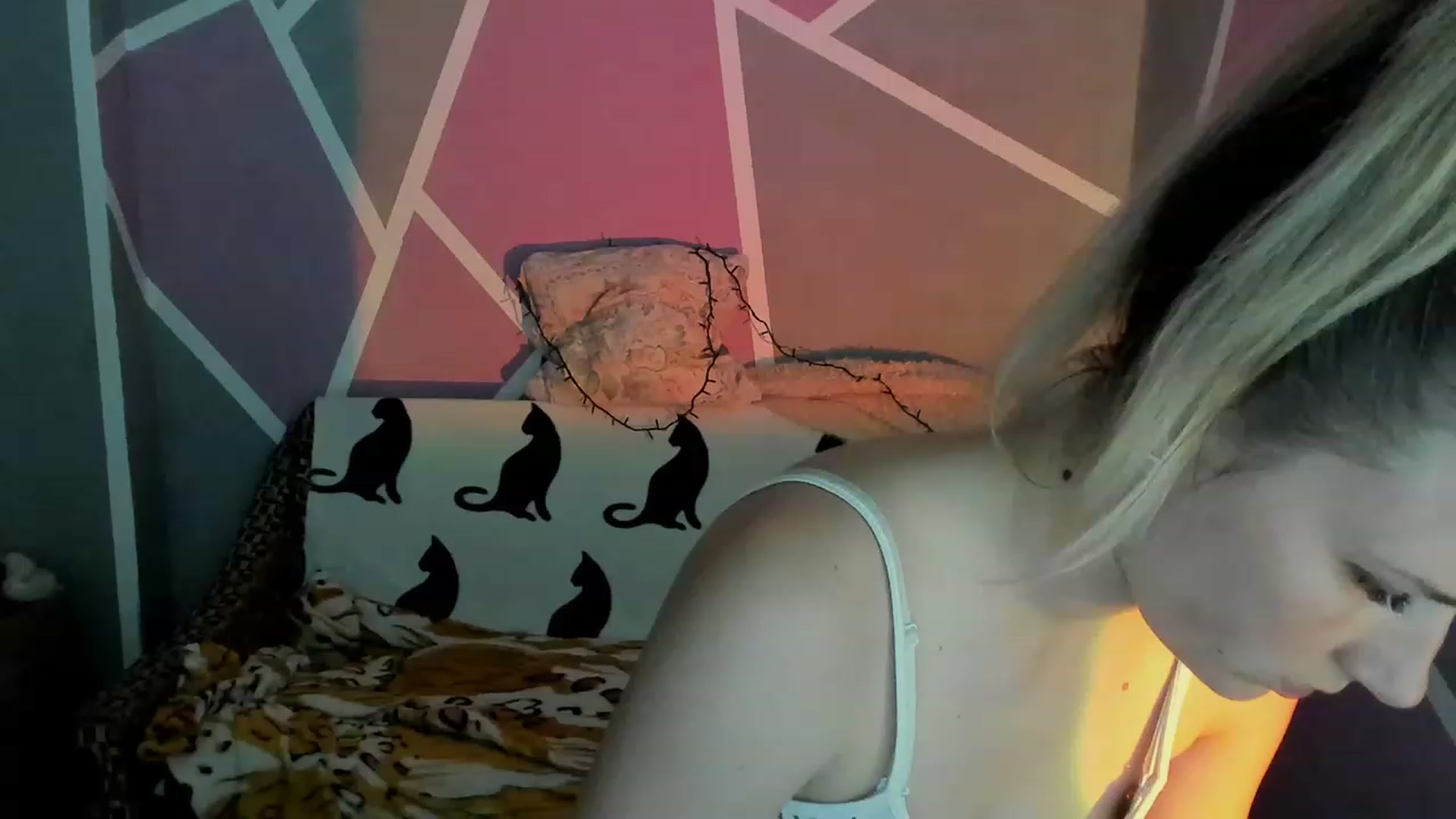 Gallery image thumbnail from UkrBeauty's myfreecams stream on, 06/18/2023, 15:52 image 18 of 20