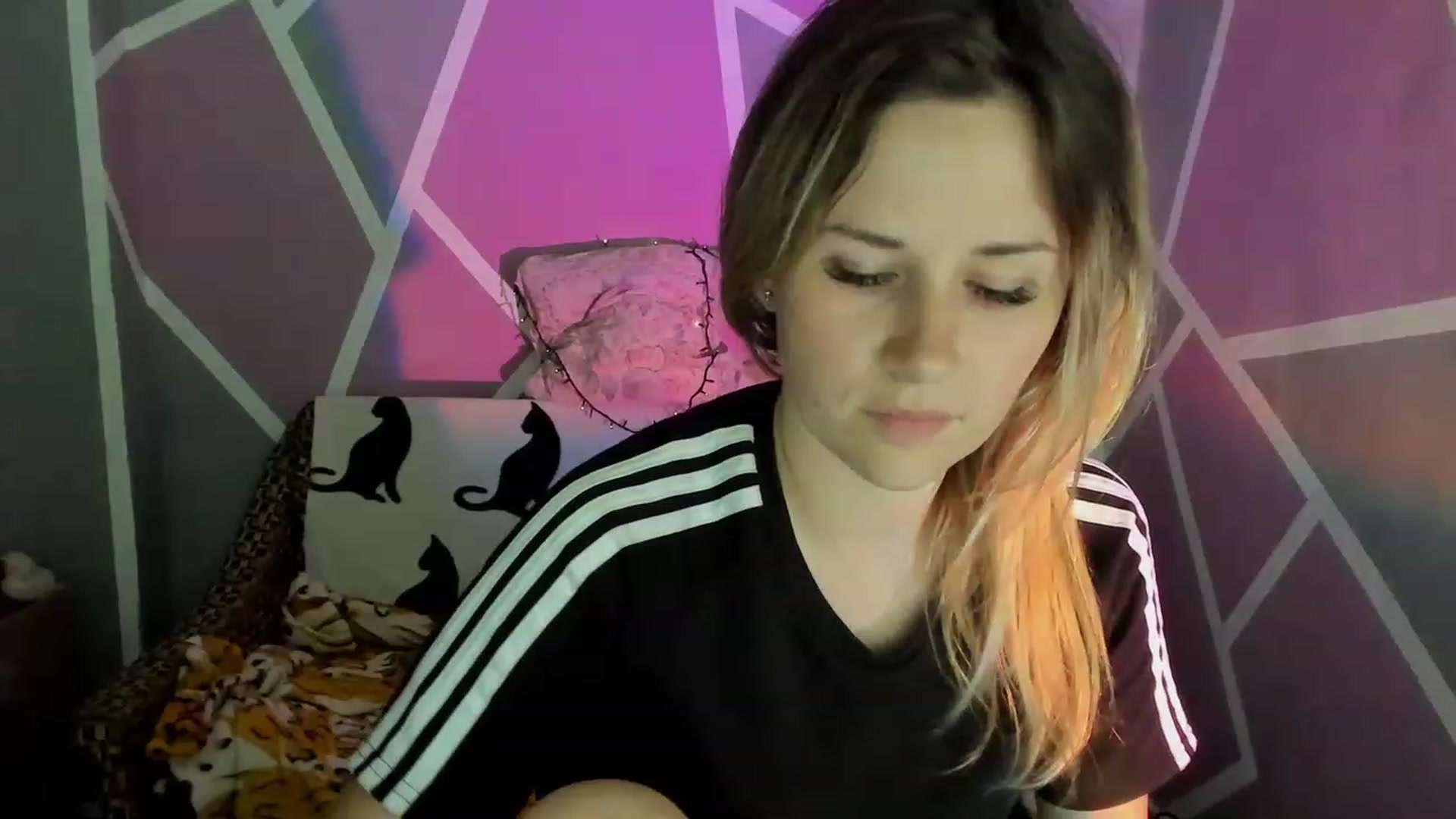 Gallery image thumbnail from UkrBeauty's myfreecams stream on, 06/21/2023, 18:02 image 20 of 20