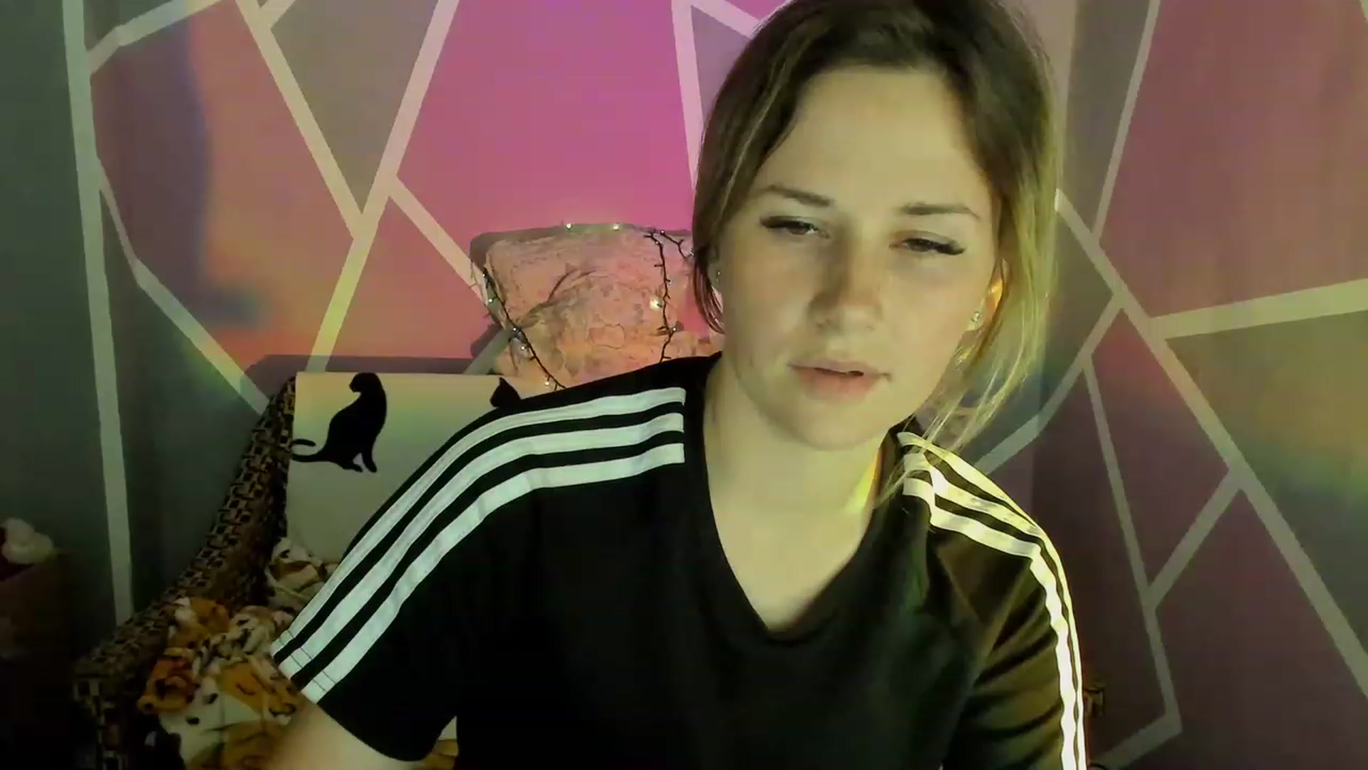 Gallery image thumbnail from UkrBeauty's myfreecams stream on, 06/21/2023, 18:02 image 15 of 20