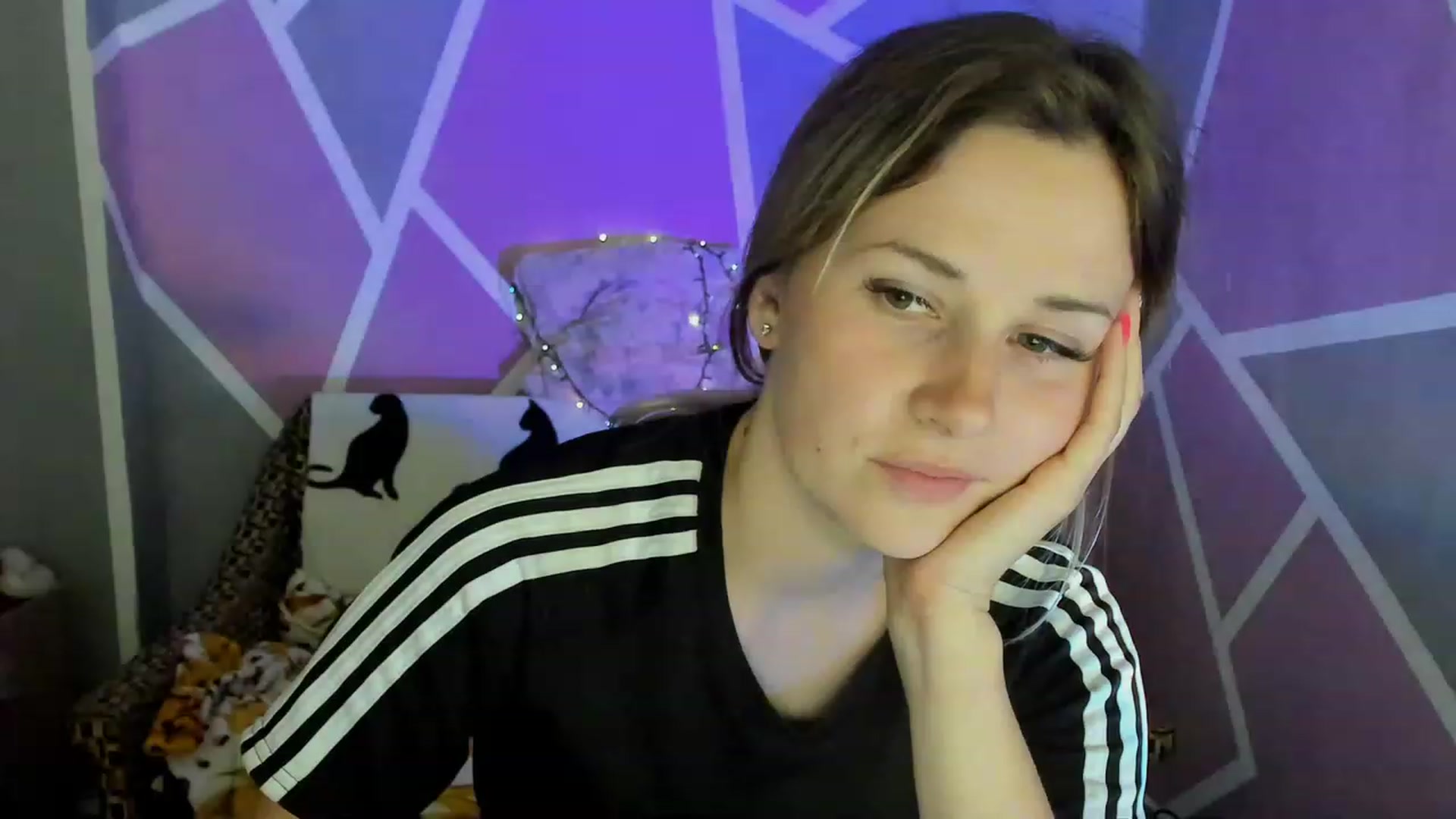 Gallery image thumbnail from UkrBeauty's myfreecams stream on, 06/21/2023, 18:02 image 1 of 20
