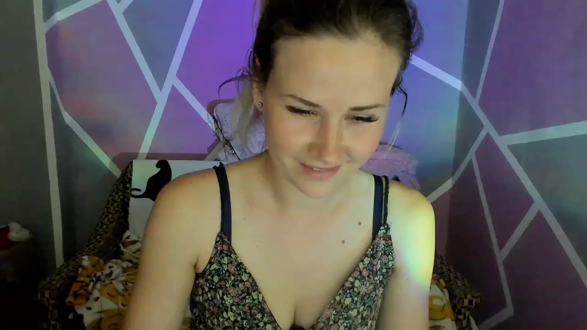 Gallery image thumbnail from UkrBeauty's myfreecams stream on, 06/22/2023, 16:15 image 2 of 20