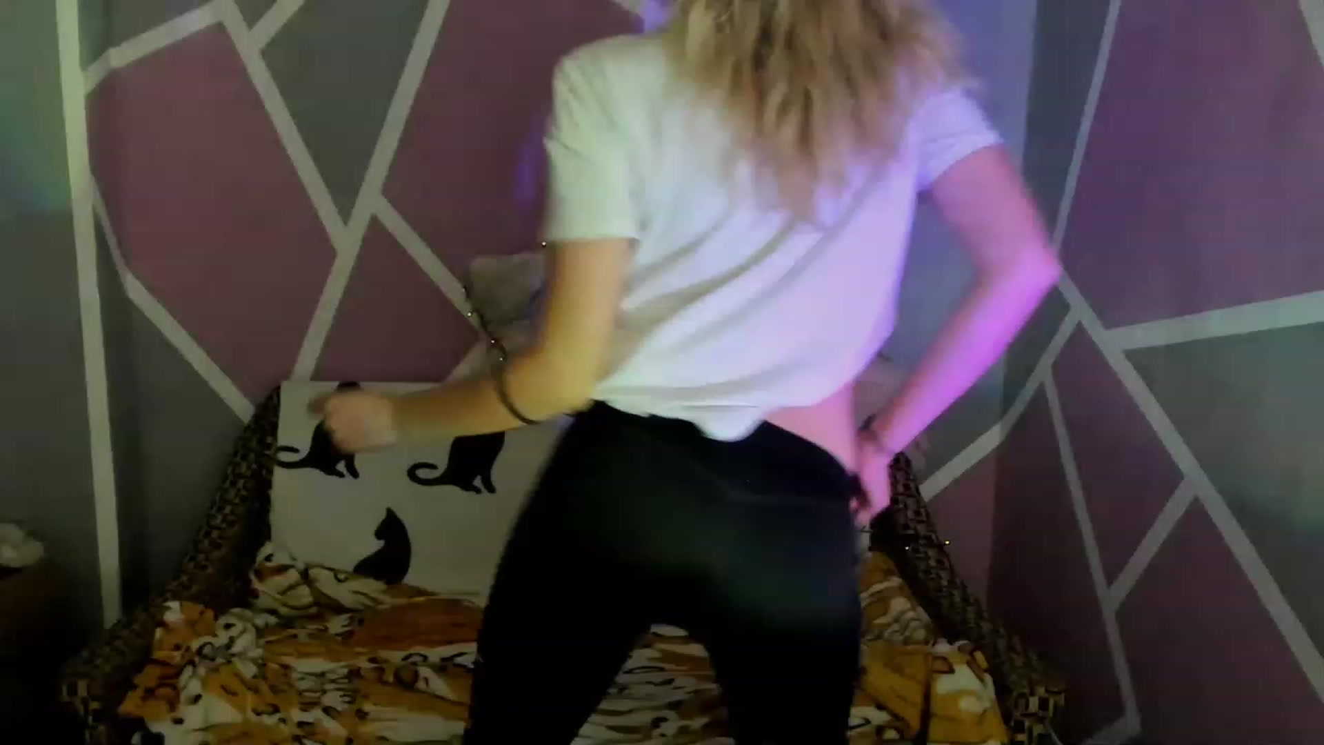 Gallery image thumbnail from UkrBeauty's myfreecams stream on, 06/30/2023, 15:26 image 15 of 20
