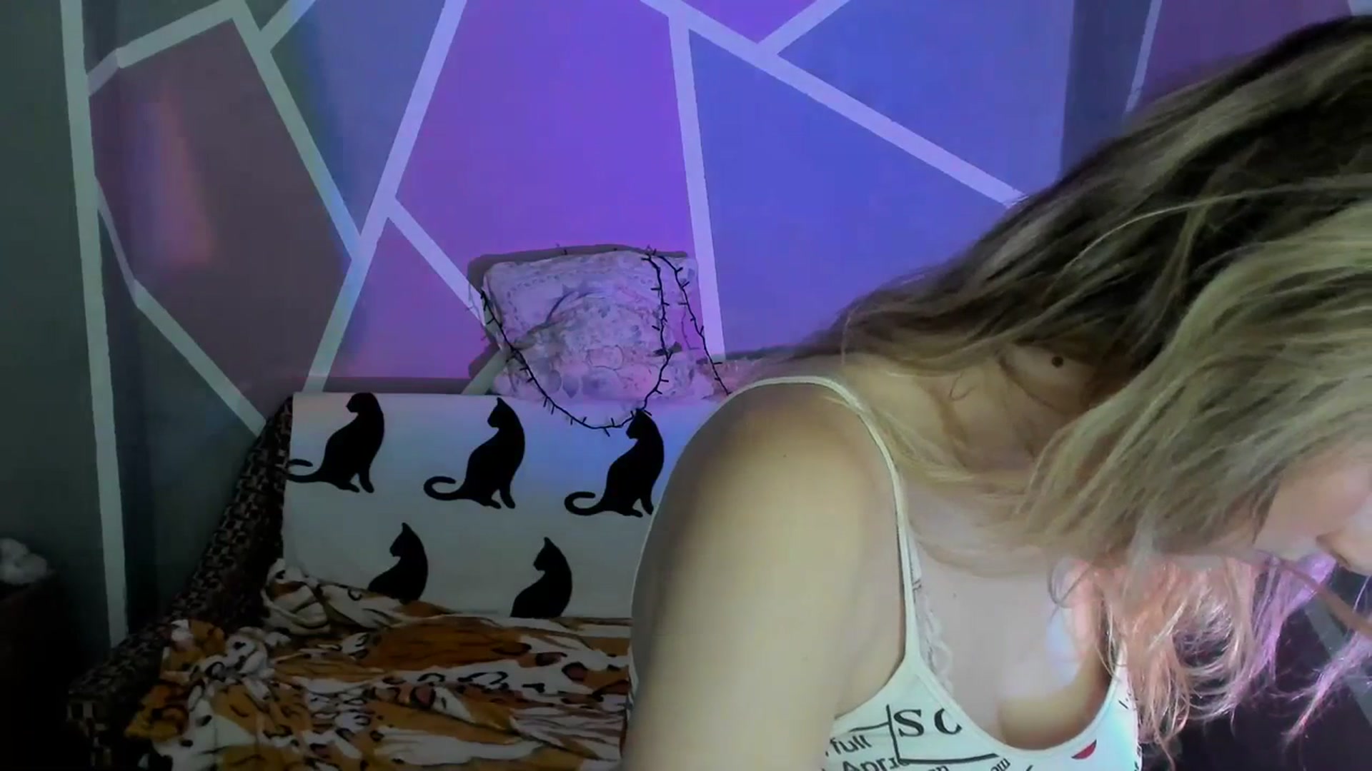 Gallery image thumbnail from UkrBeauty's myfreecams stream on, 07/01/2023, 14:39 image 5 of 20