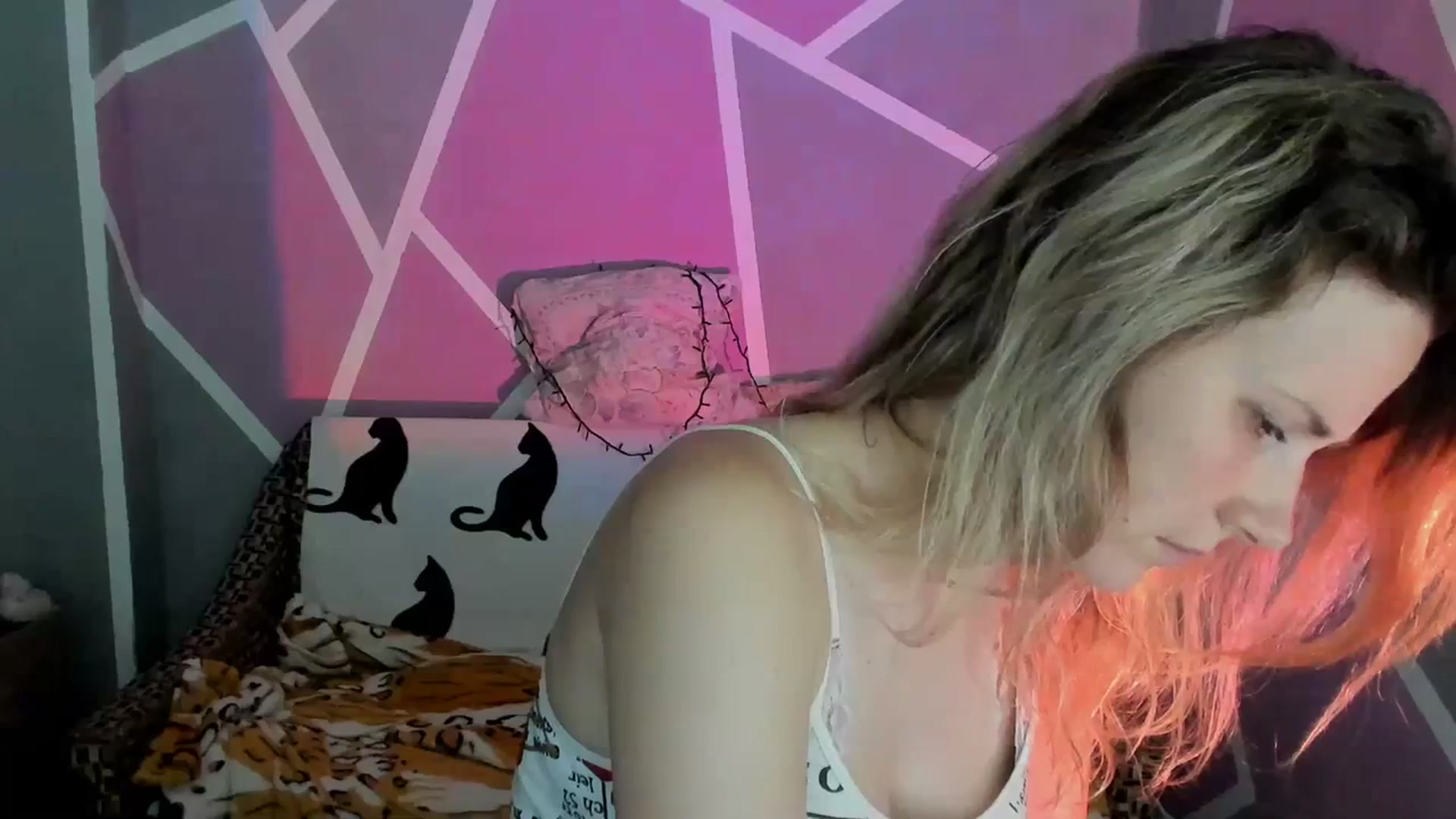 Gallery image thumbnail from UkrBeauty's myfreecams stream on, 07/01/2023, 14:39 image 6 of 20