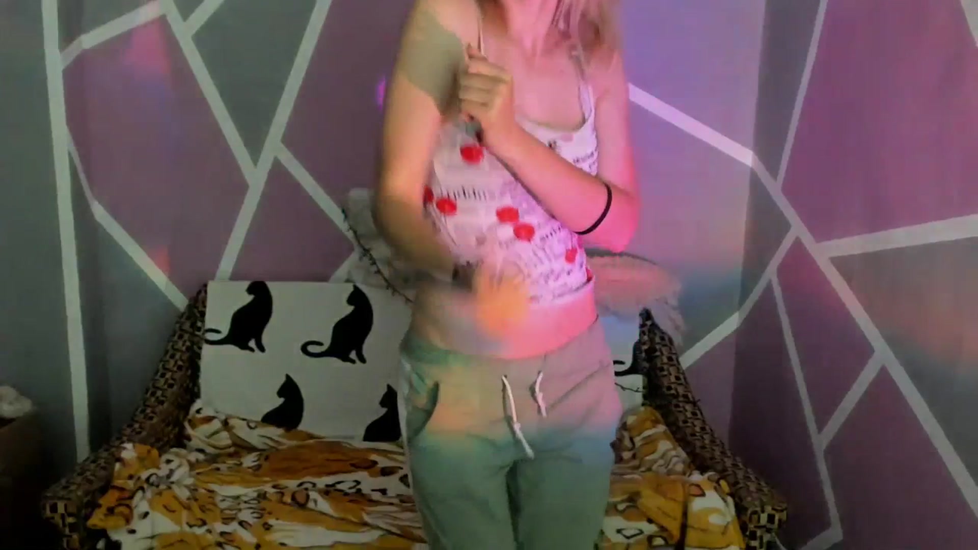 Gallery image thumbnail from UkrBeauty's myfreecams stream on, 07/01/2023, 14:39 image 13 of 20