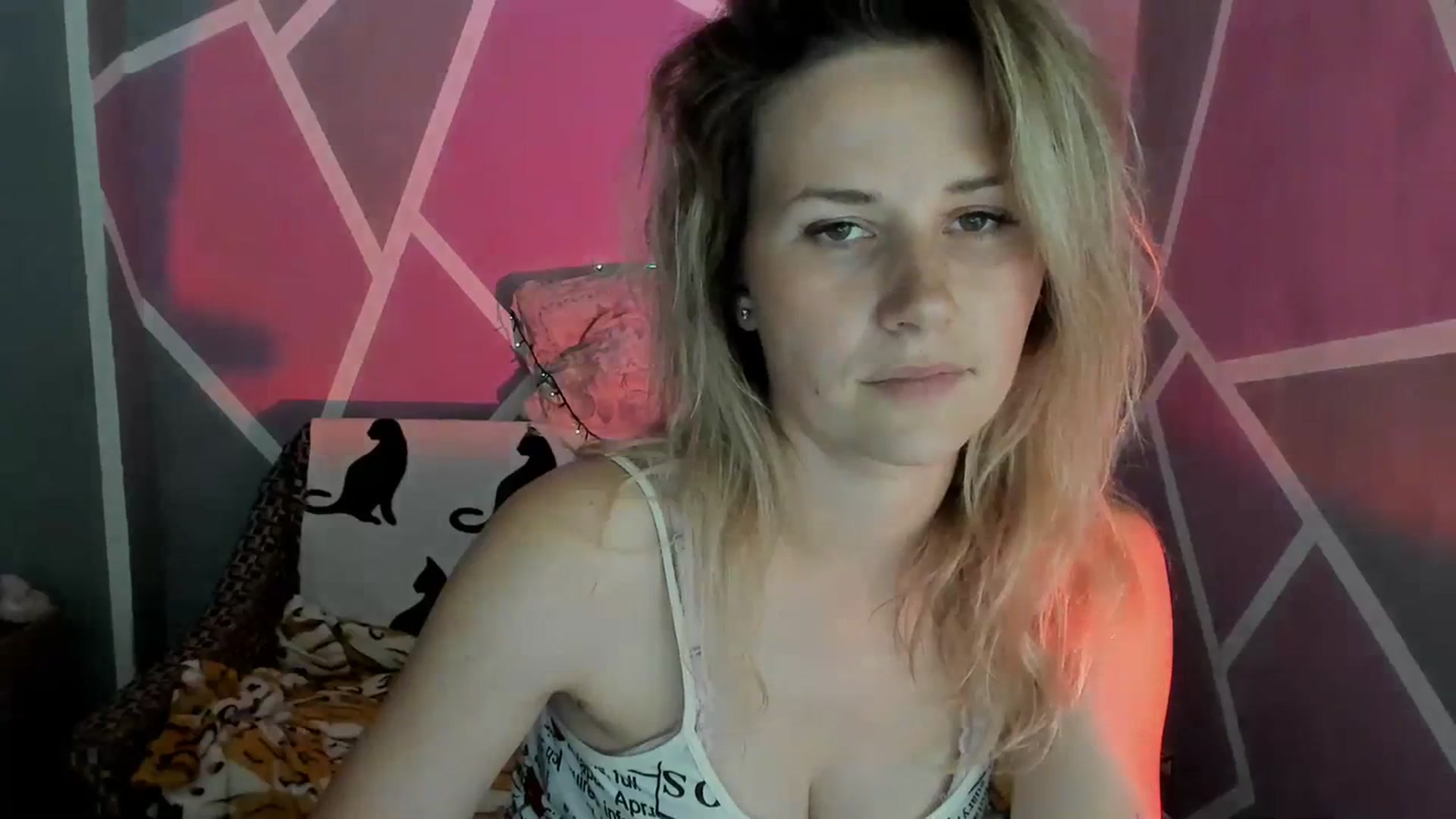 Gallery image thumbnail from UkrBeauty's myfreecams stream on, 07/01/2023, 15:28 image 3 of 20