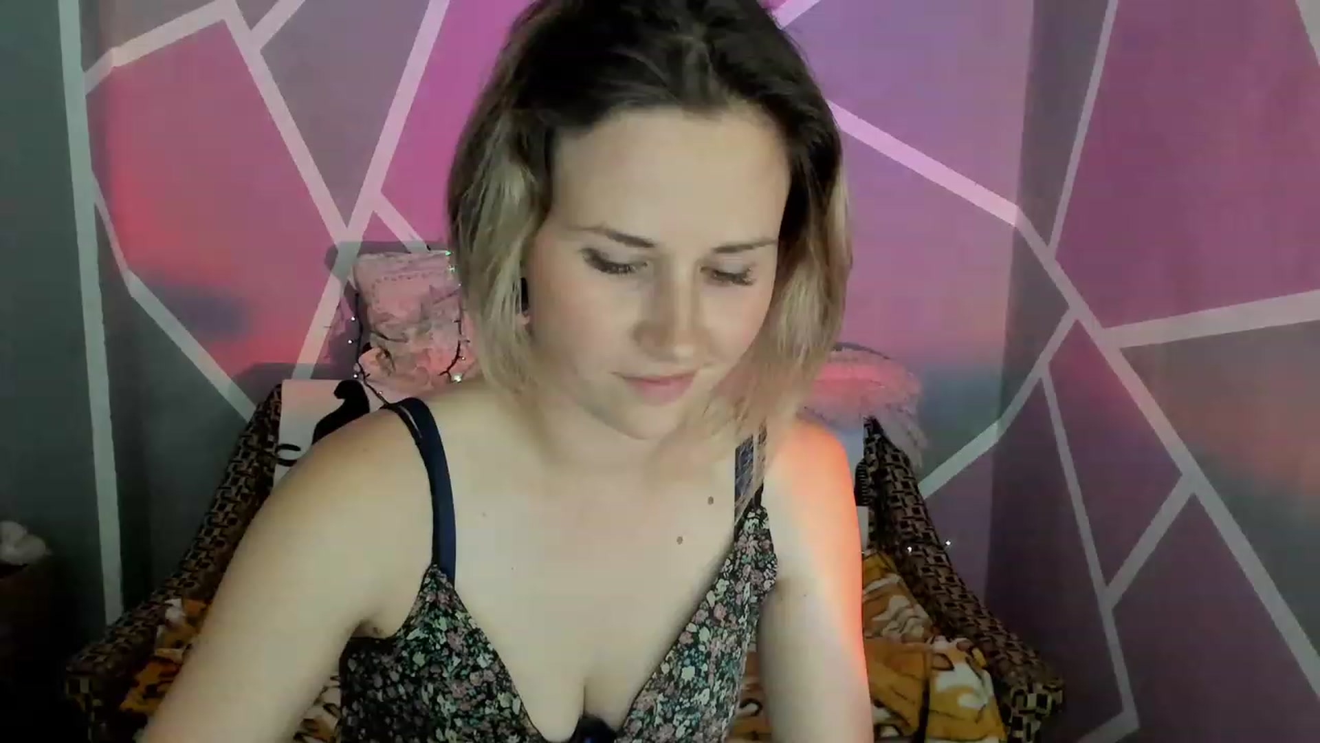 Gallery image thumbnail from UkrBeauty's myfreecams stream on, 07/03/2023, 16:31 image 18 of 20