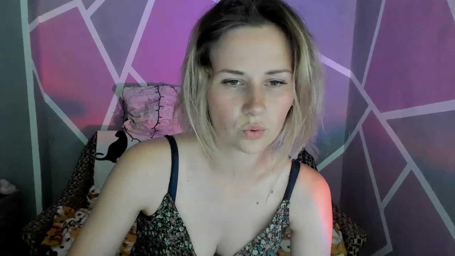 Gallery image thumbnail from UkrBeauty's myfreecams stream on, 07/03/2023, 16:31 image 8 of 20