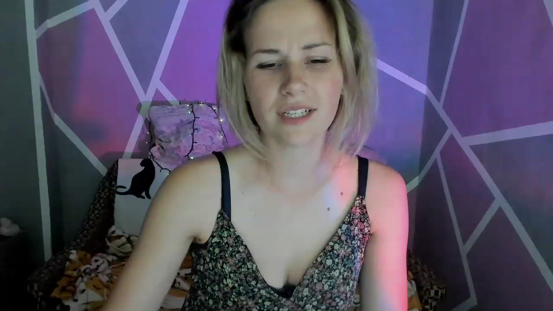 Gallery image thumbnail from UkrBeauty's myfreecams stream on, 07/03/2023, 16:31 image 7 of 20