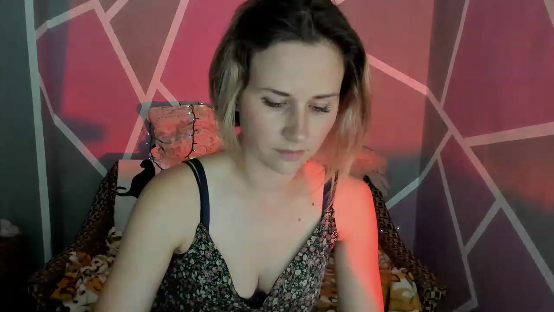 Gallery image thumbnail from UkrBeauty's myfreecams stream on, 07/03/2023, 16:31 image 17 of 20
