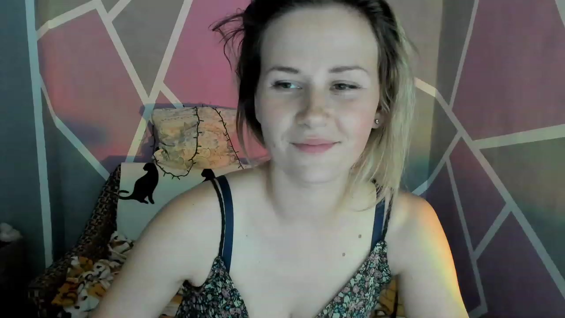 Gallery image thumbnail from UkrBeauty's myfreecams stream on, 07/03/2023, 16:31 image 16 of 20