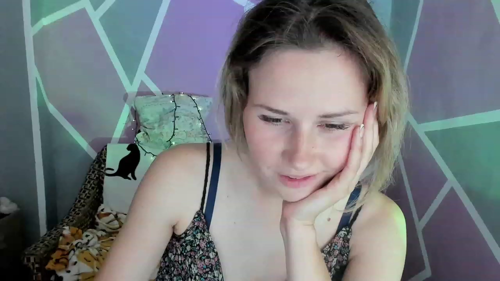 Gallery image thumbnail from UkrBeauty's myfreecams stream on, 07/03/2023, 16:31 image 14 of 20