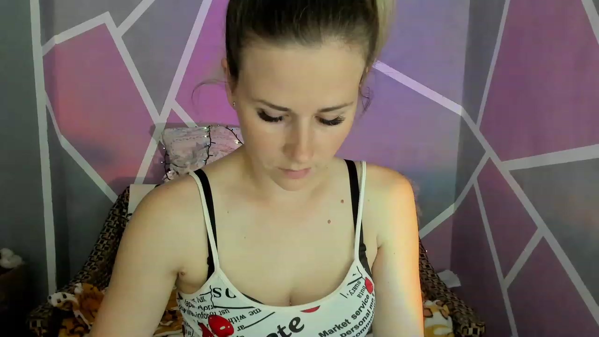 Gallery image thumbnail from UkrBeauty's myfreecams stream on, 07/10/2023, 16:19 image 1 of 20
