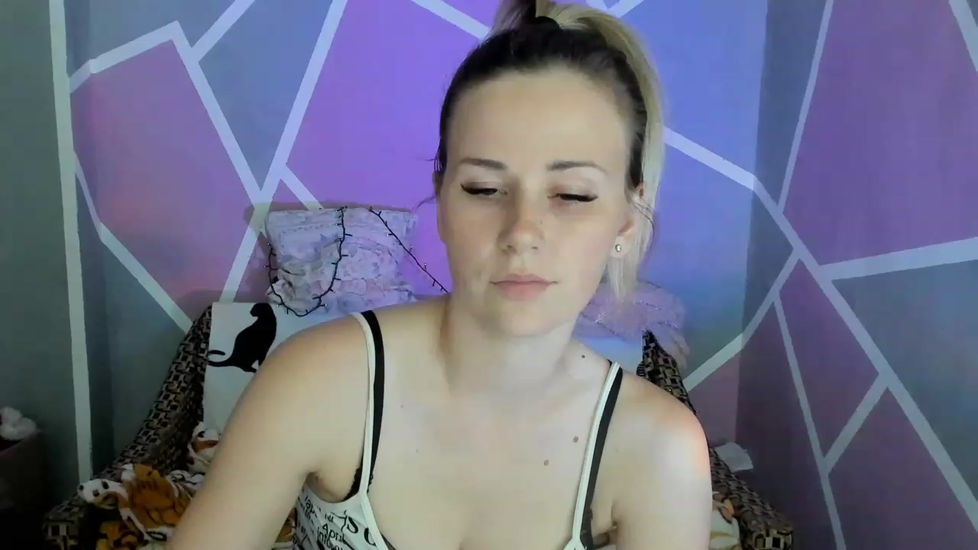 Gallery image thumbnail from UkrBeauty's myfreecams stream on, 07/10/2023, 16:19 image 10 of 20