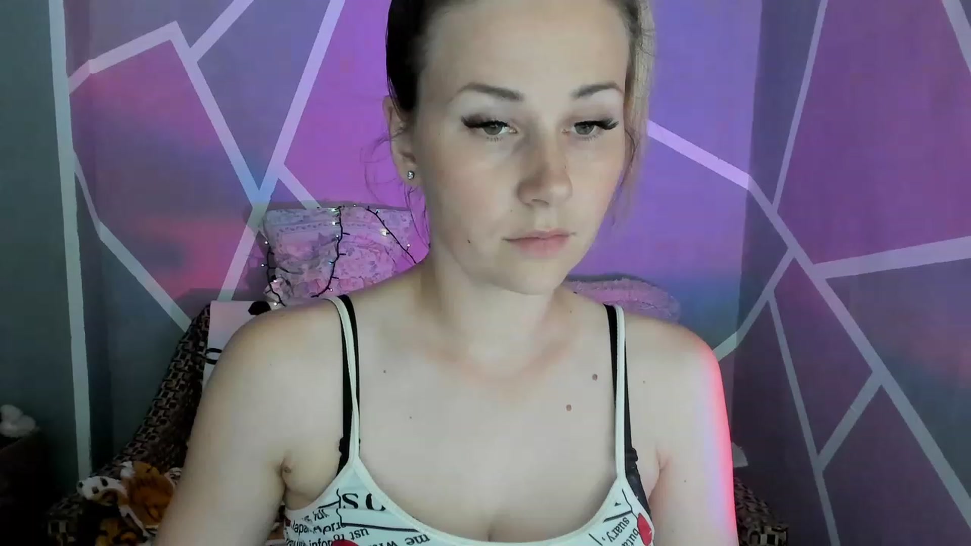 Gallery image thumbnail from UkrBeauty's myfreecams stream on, 07/10/2023, 16:19 image 19 of 20