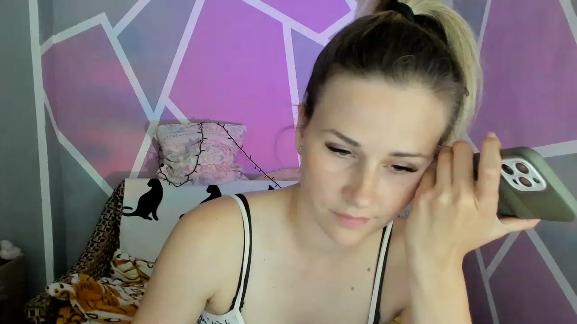 Gallery image thumbnail from UkrBeauty's myfreecams stream on, 07/10/2023, 16:19 image 17 of 20