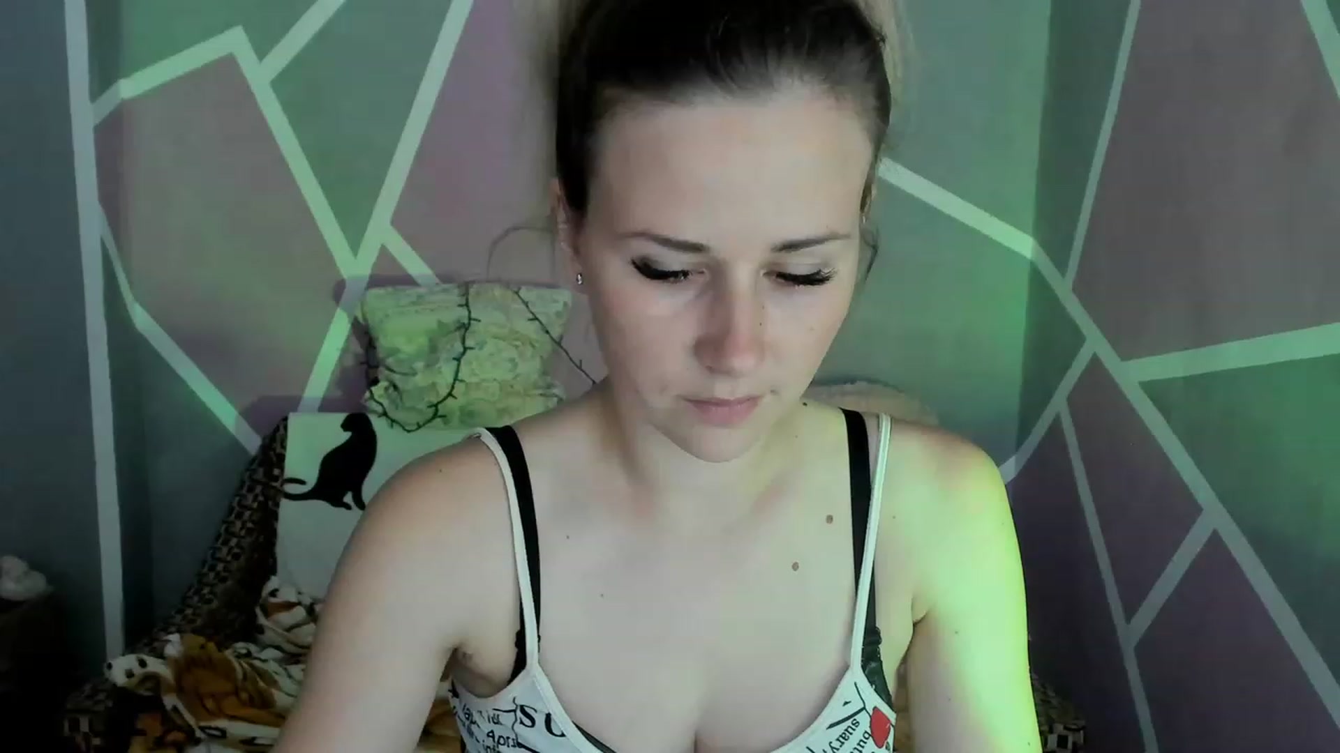 Gallery image thumbnail from UkrBeauty's myfreecams stream on, 07/10/2023, 16:19 image 4 of 20