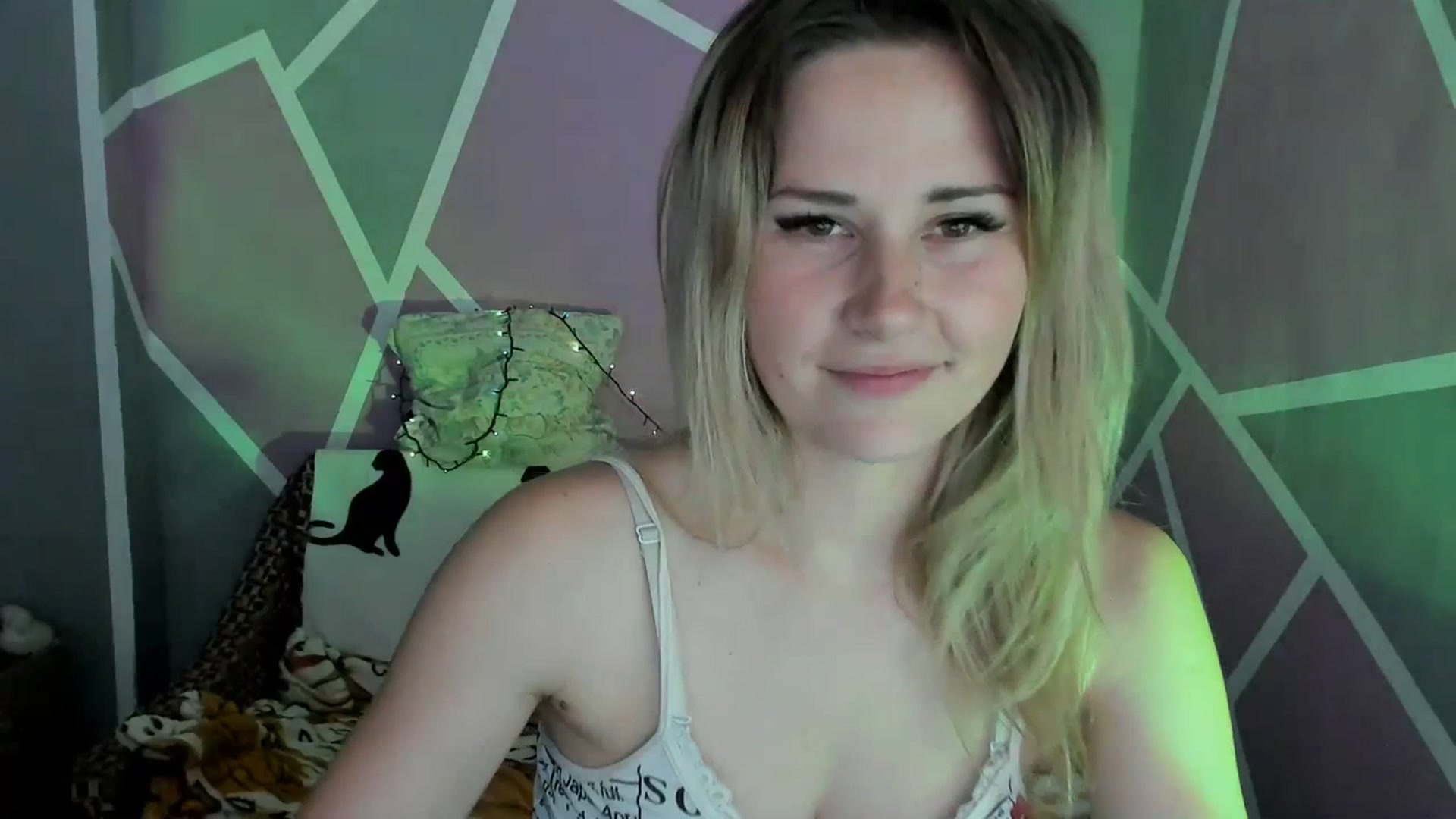 Gallery image thumbnail from UkrBeauty's myfreecams stream on, 07/12/2023, 14:29 image 13 of 20