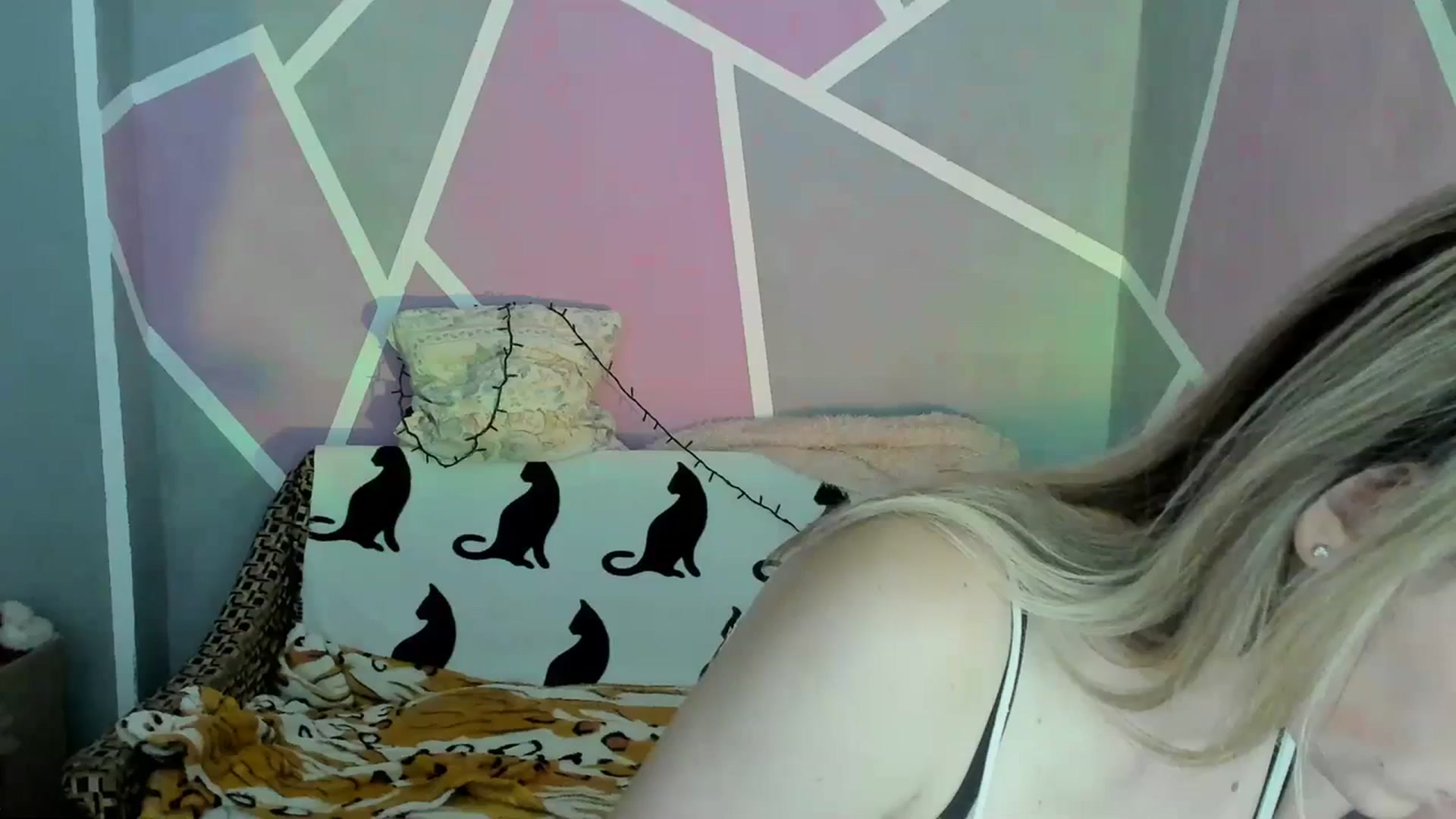 Gallery image thumbnail from UkrBeauty's myfreecams stream on, 07/13/2023, 13:52 image 2 of 20