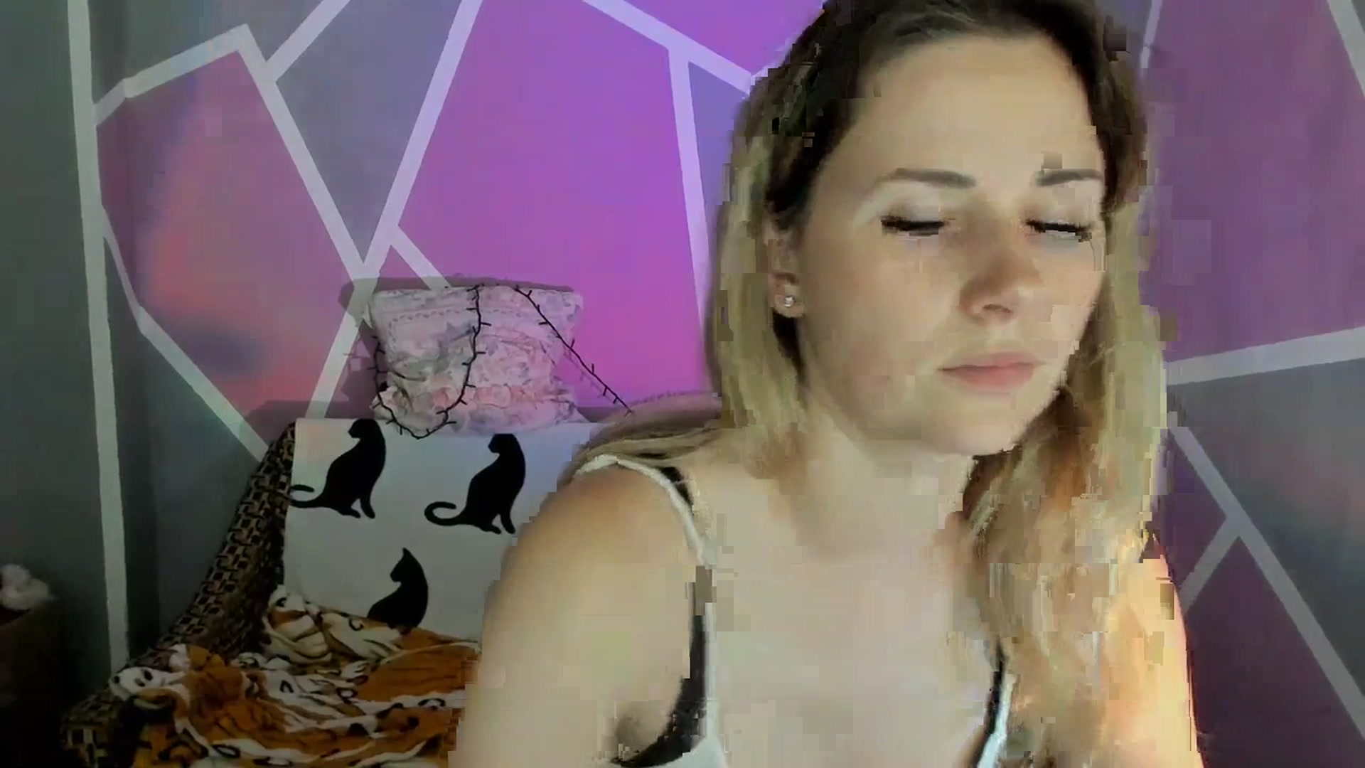 Gallery image thumbnail from UkrBeauty's myfreecams stream on, 07/13/2023, 13:52 image 7 of 20