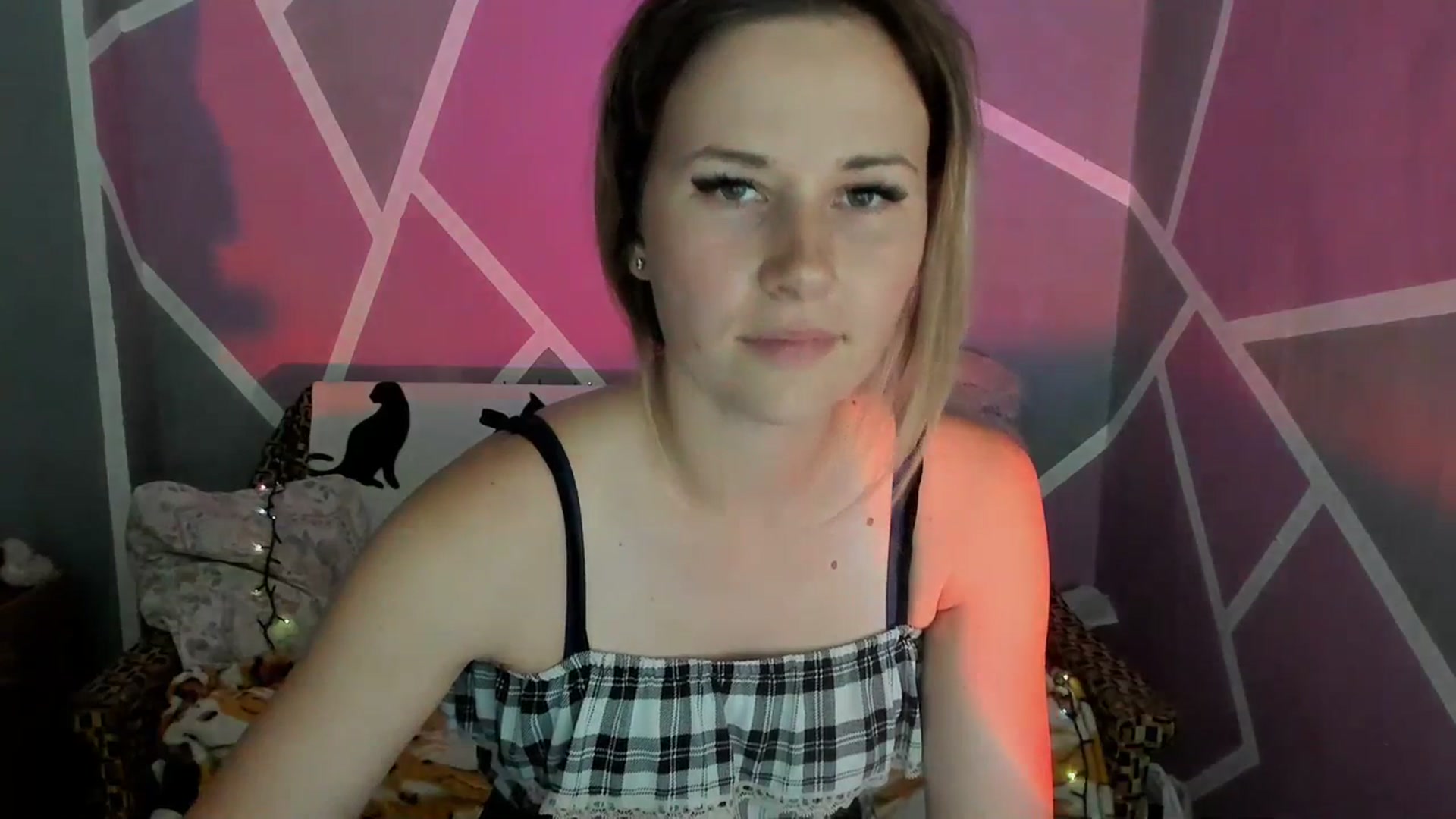 Gallery image thumbnail from UkrBeauty's myfreecams stream on, 07/17/2023, 14:36 image 9 of 20