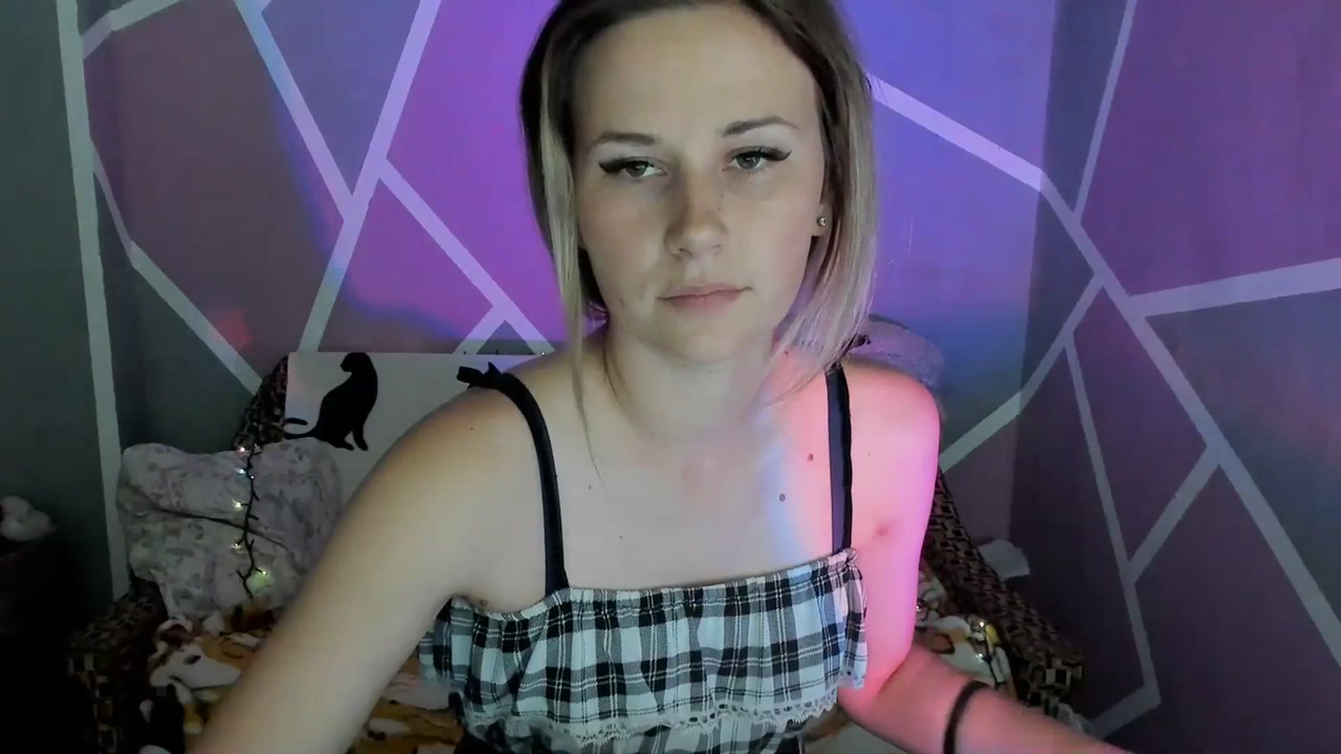 Gallery image thumbnail from UkrBeauty's myfreecams stream on, 07/17/2023, 14:36 image 18 of 20