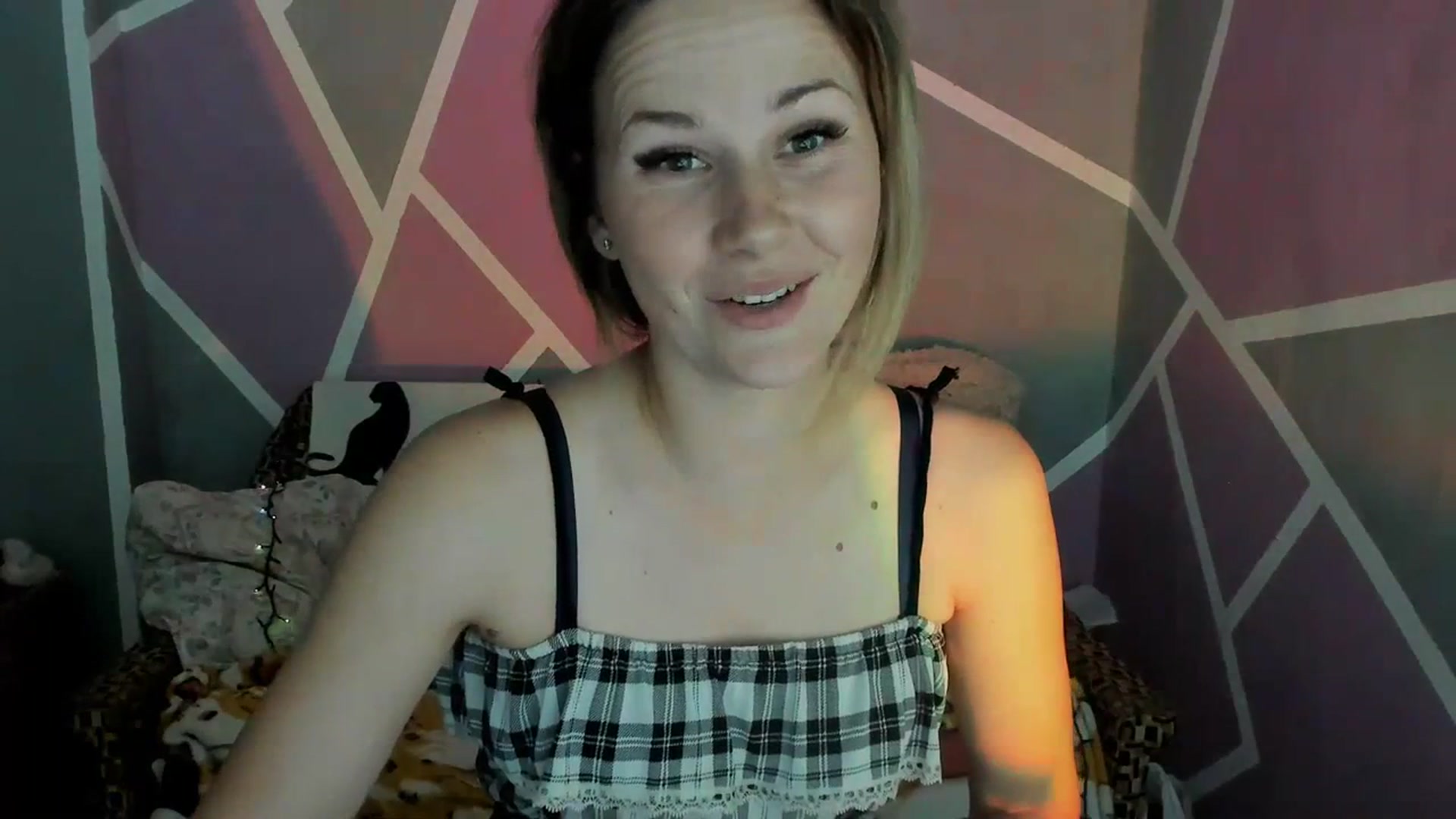Gallery image thumbnail from UkrBeauty's myfreecams stream on, 07/17/2023, 14:36 image 4 of 20