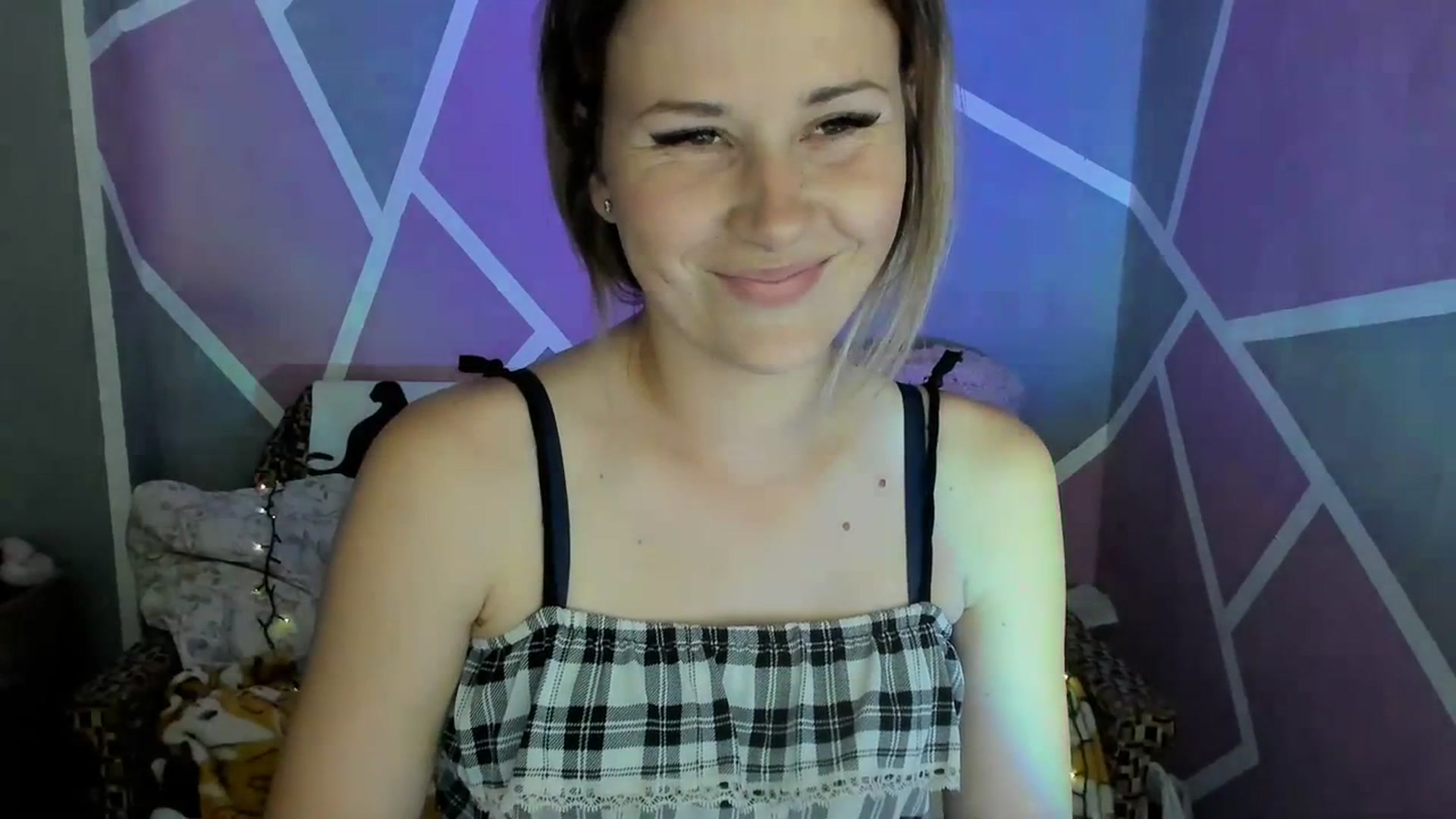 Gallery image thumbnail from UkrBeauty's myfreecams stream on, 07/17/2023, 14:36 image 2 of 20