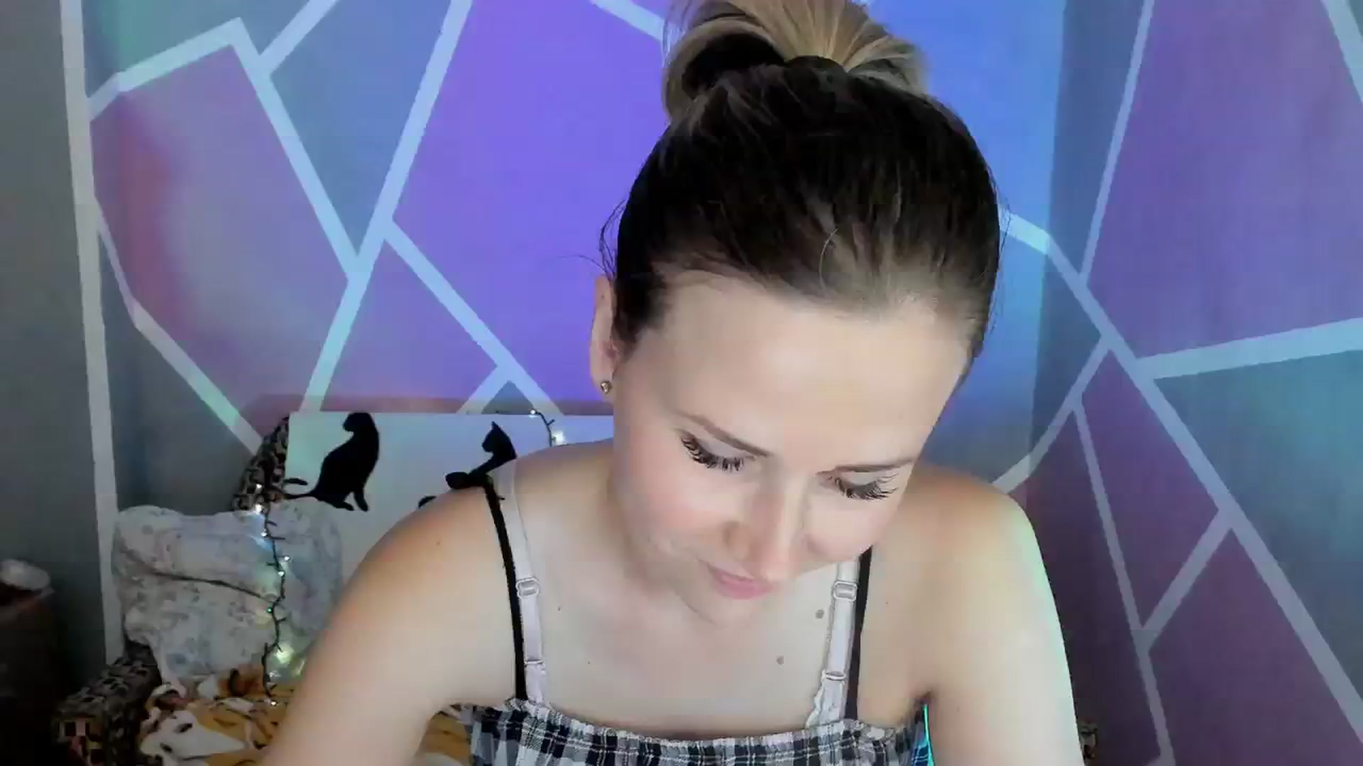 Gallery image thumbnail from UkrBeauty's myfreecams stream on, 07/30/2023, 15:17 image 9 of 20