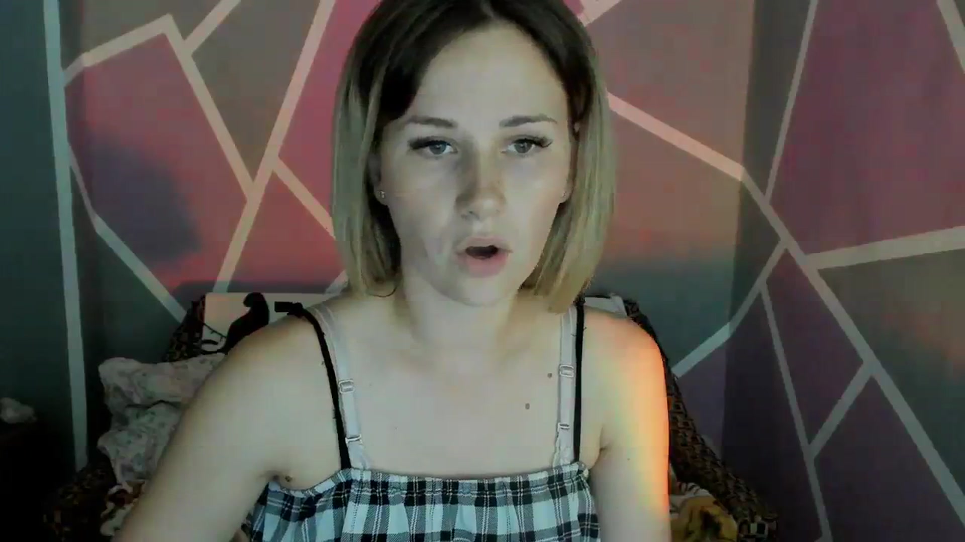 Gallery image thumbnail from UkrBeauty's myfreecams stream on, 08/01/2023, 17:13 image 11 of 20