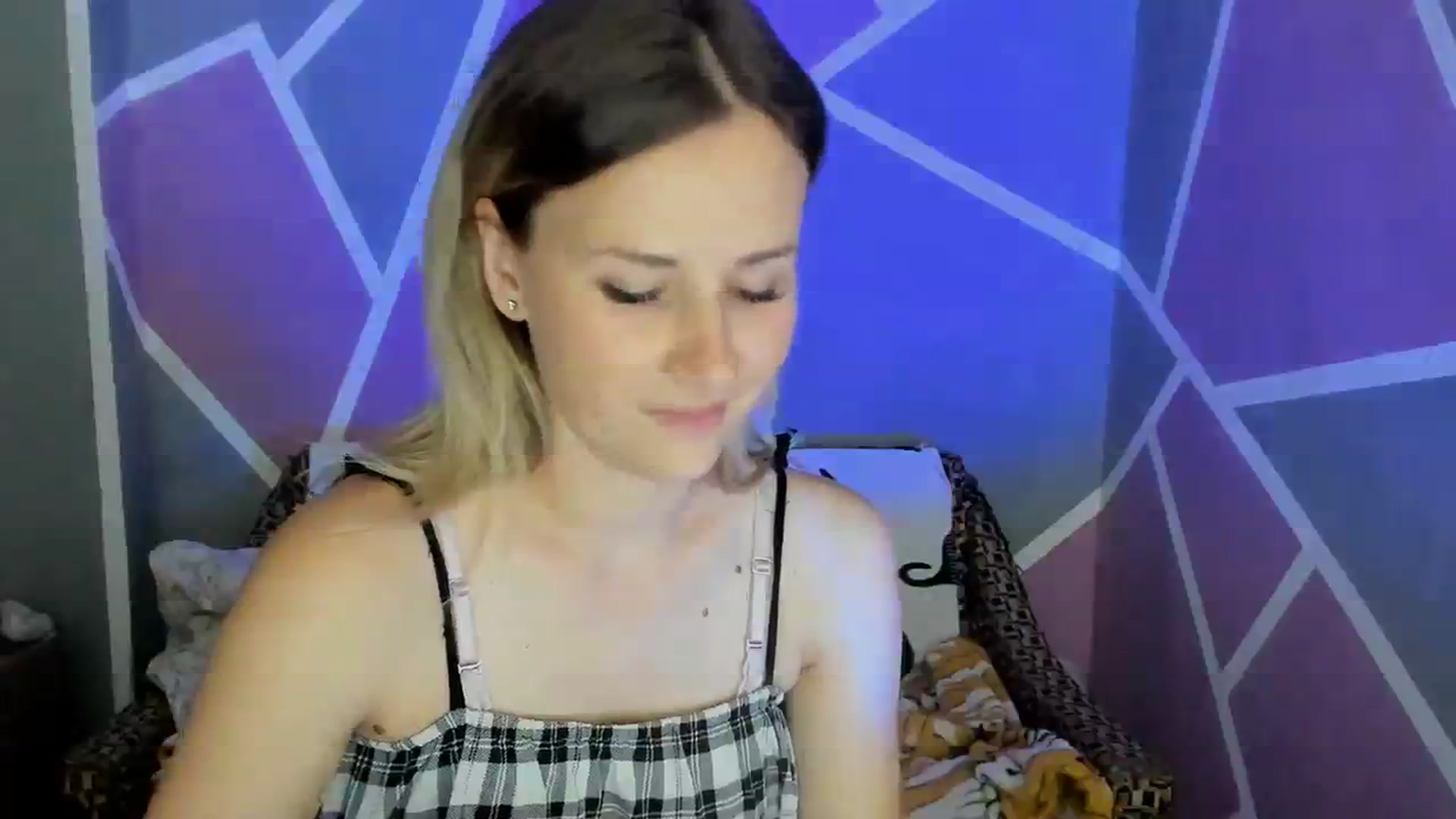 Gallery image thumbnail from UkrBeauty's myfreecams stream on, 08/01/2023, 17:13 image 12 of 20