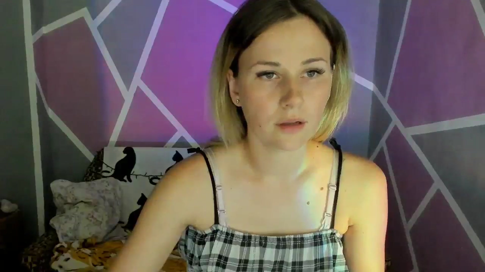 Gallery image thumbnail from UkrBeauty's myfreecams stream on, 08/01/2023, 17:13 image 19 of 20