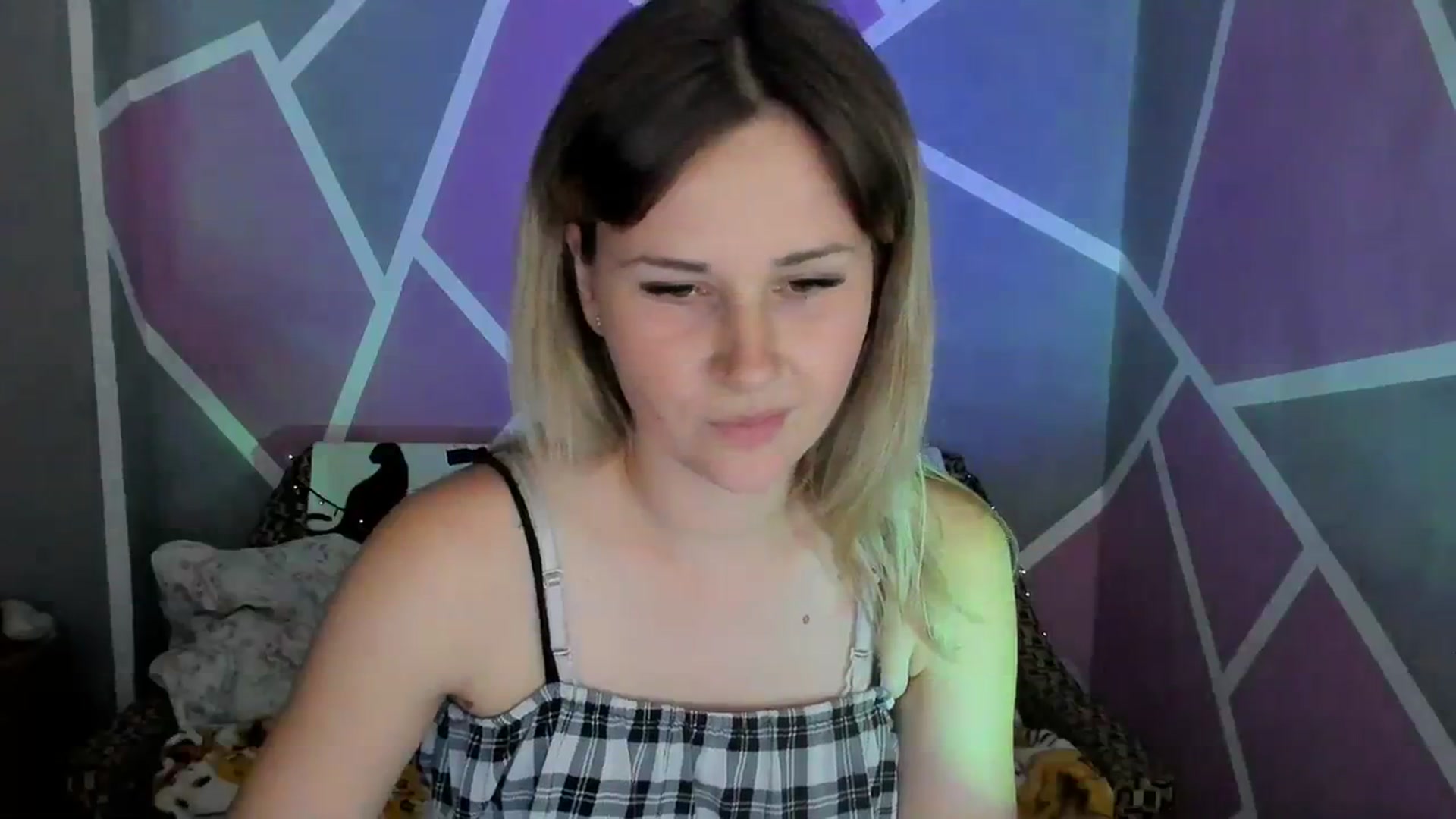 Gallery image thumbnail from UkrBeauty's myfreecams stream on, 08/01/2023, 17:13 image 20 of 20