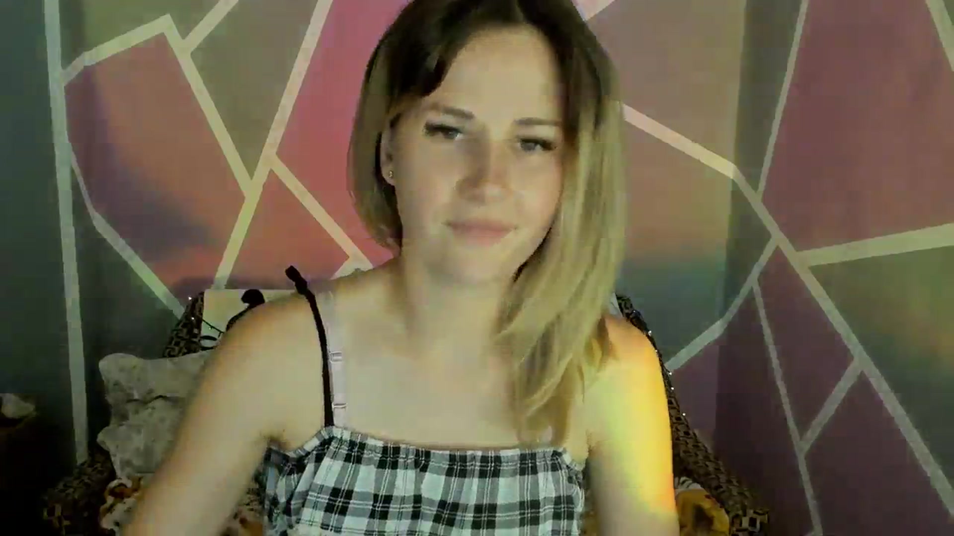 Gallery image thumbnail from UkrBeauty's myfreecams stream on, 08/01/2023, 17:13 image 8 of 20