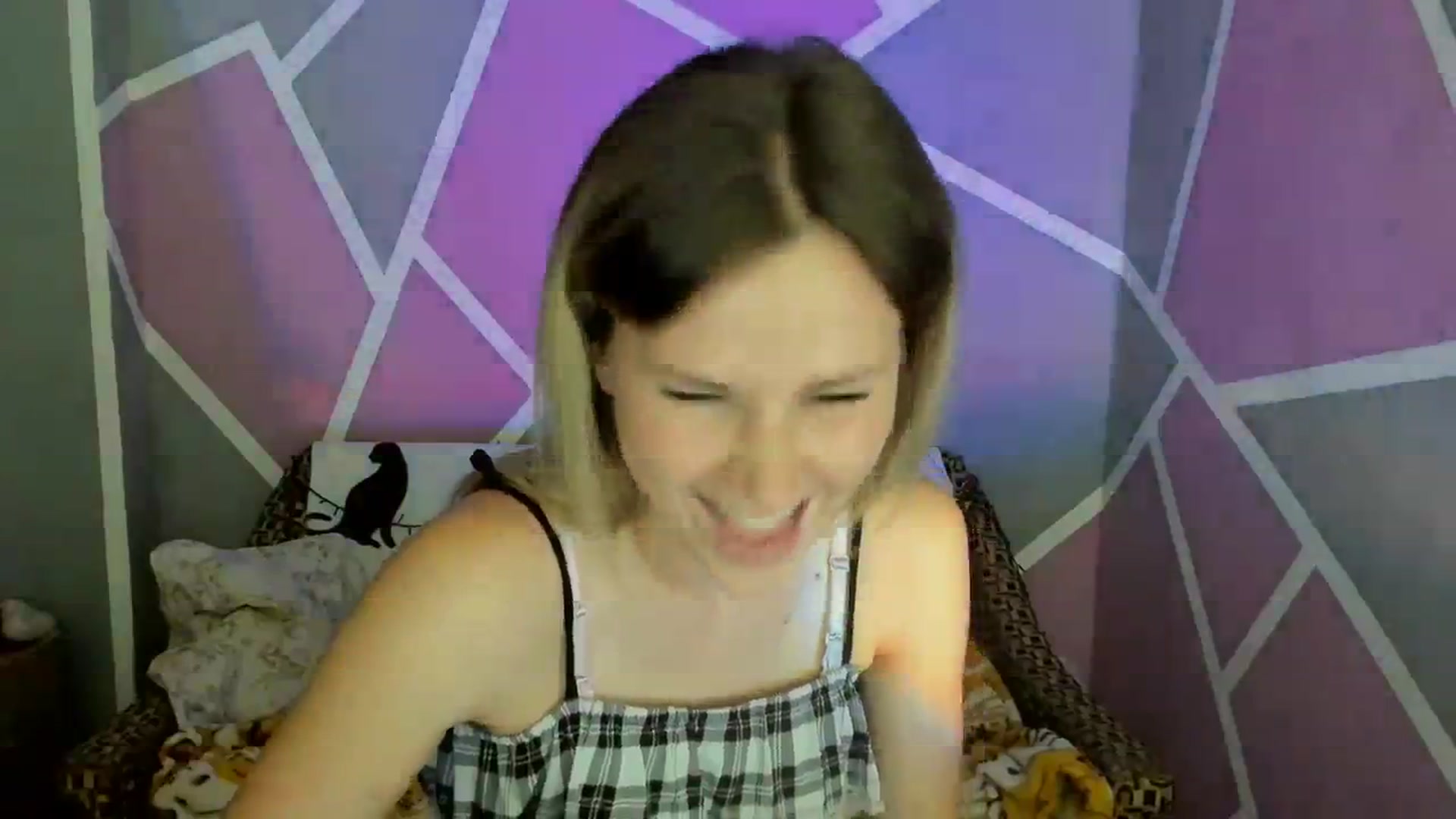 Gallery image thumbnail from UkrBeauty's myfreecams stream on, 08/01/2023, 17:13 image 7 of 20