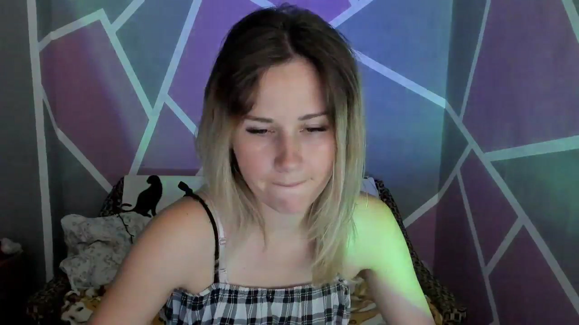 Gallery image thumbnail from UkrBeauty's myfreecams stream on, 08/01/2023, 17:13 image 3 of 20