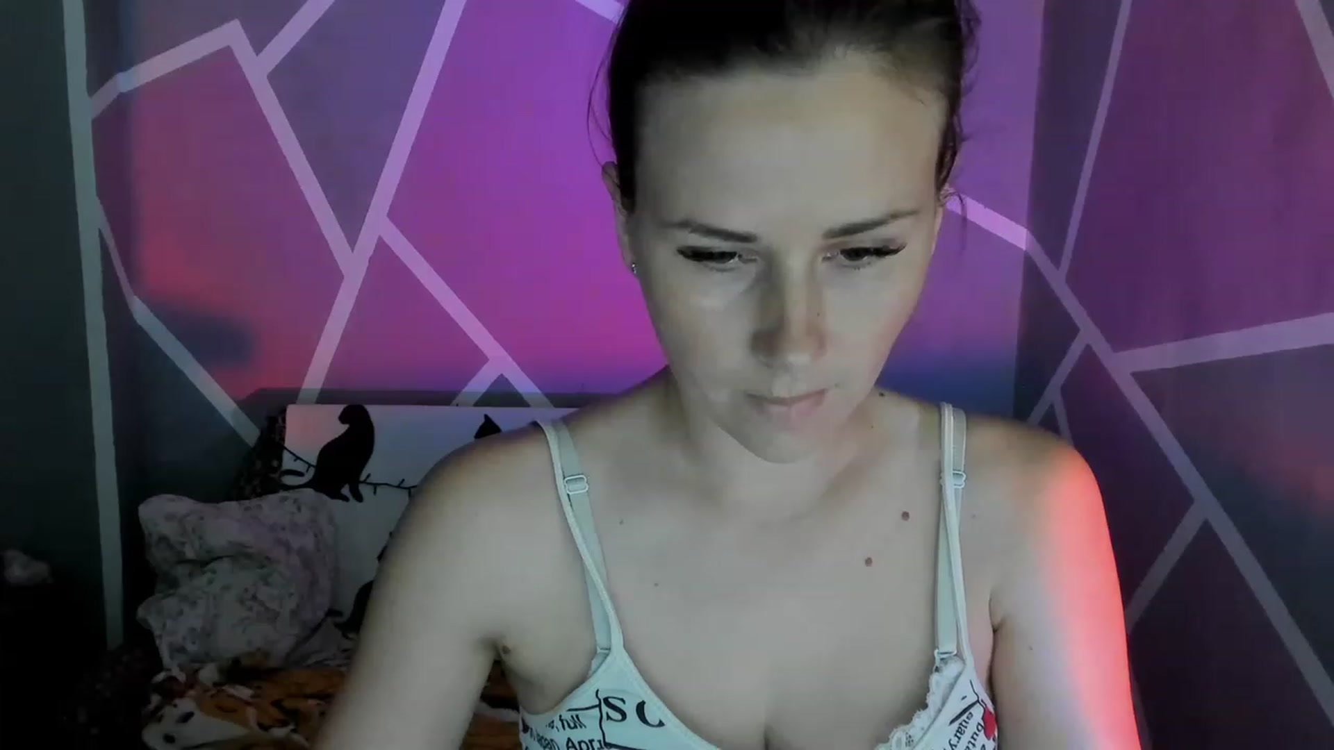 Gallery image thumbnail from UkrBeauty's myfreecams stream on, 08/03/2023, 16:58 image 15 of 20