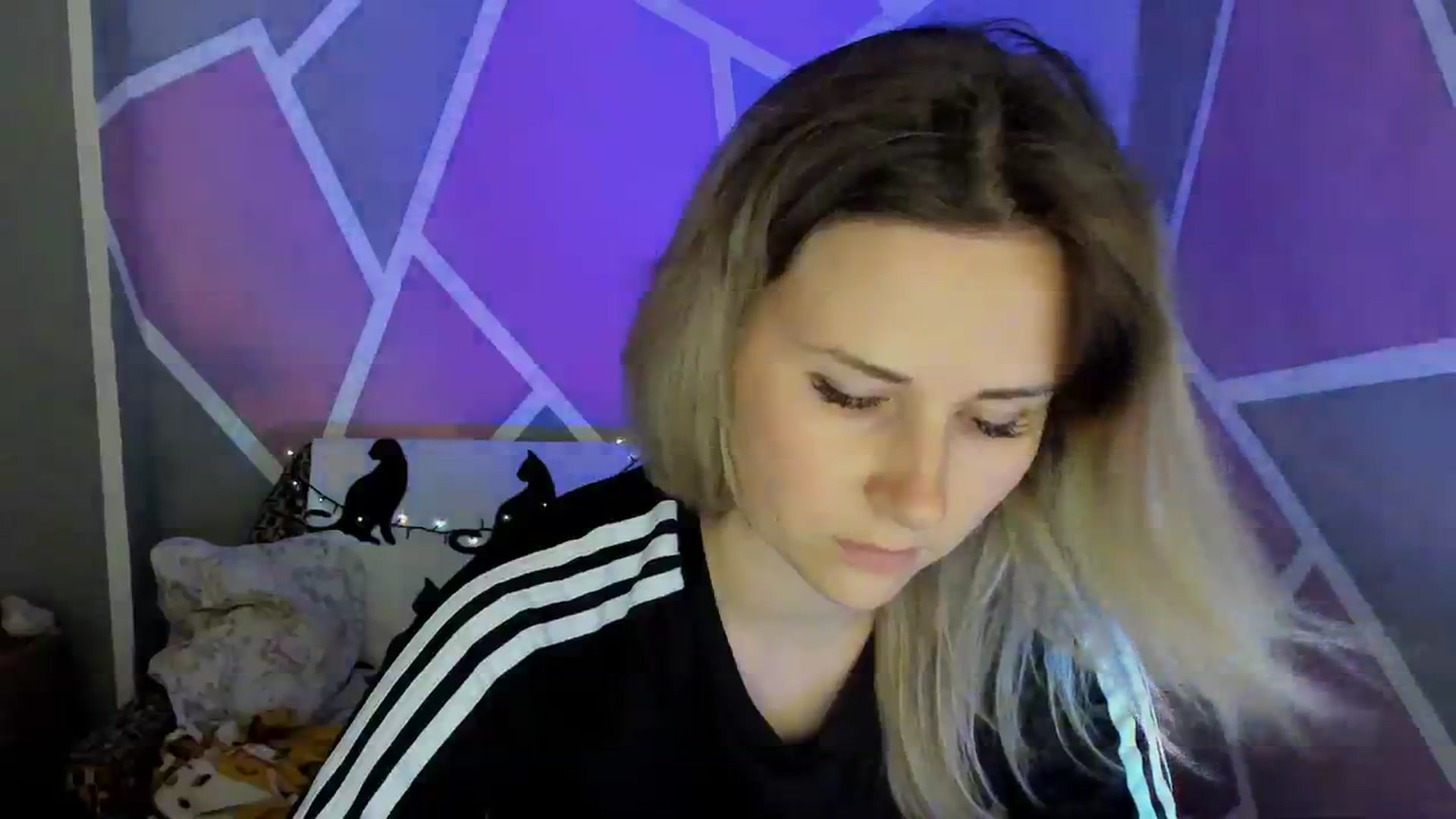 Gallery image thumbnail from UkrBeauty's myfreecams stream on, 08/04/2023, 14:39 image 3 of 20