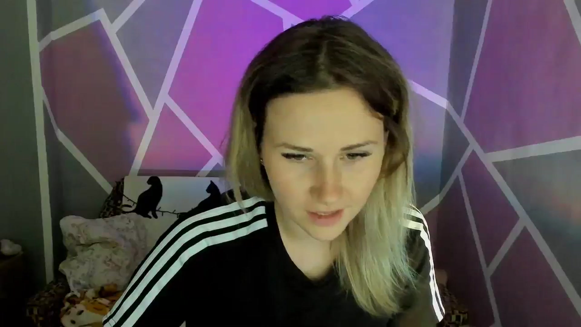 Gallery image thumbnail from UkrBeauty's myfreecams stream on, 08/04/2023, 14:39 image 17 of 20
