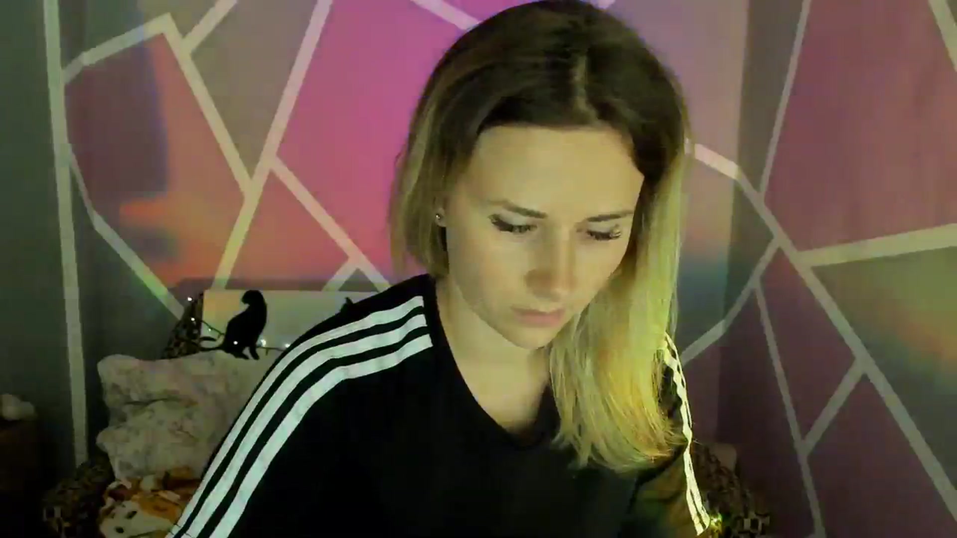 Gallery image thumbnail from UkrBeauty's myfreecams stream on, 08/04/2023, 14:39 image 14 of 20