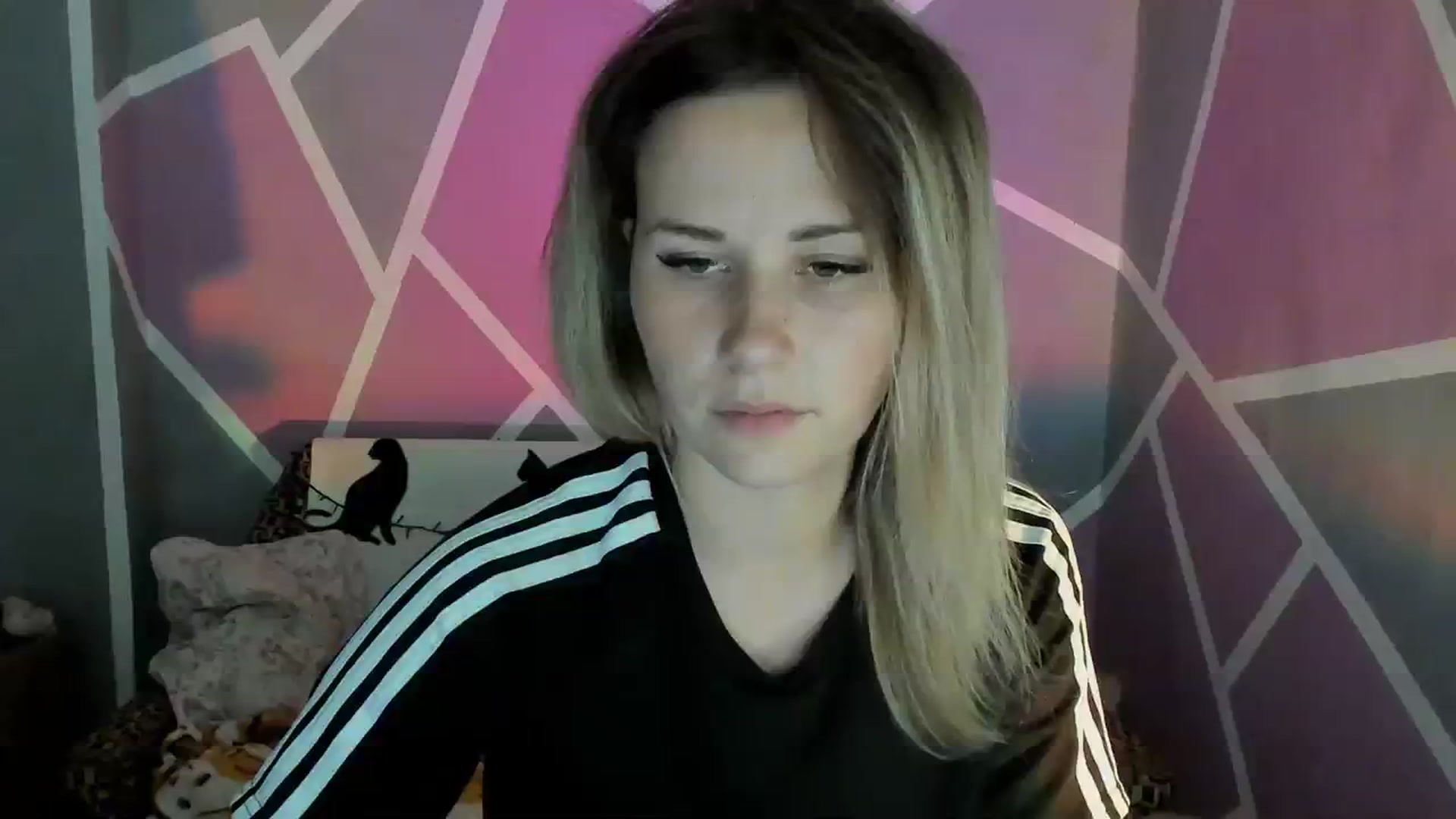 Gallery image thumbnail from UkrBeauty's myfreecams stream on, 08/04/2023, 14:39 image 2 of 20