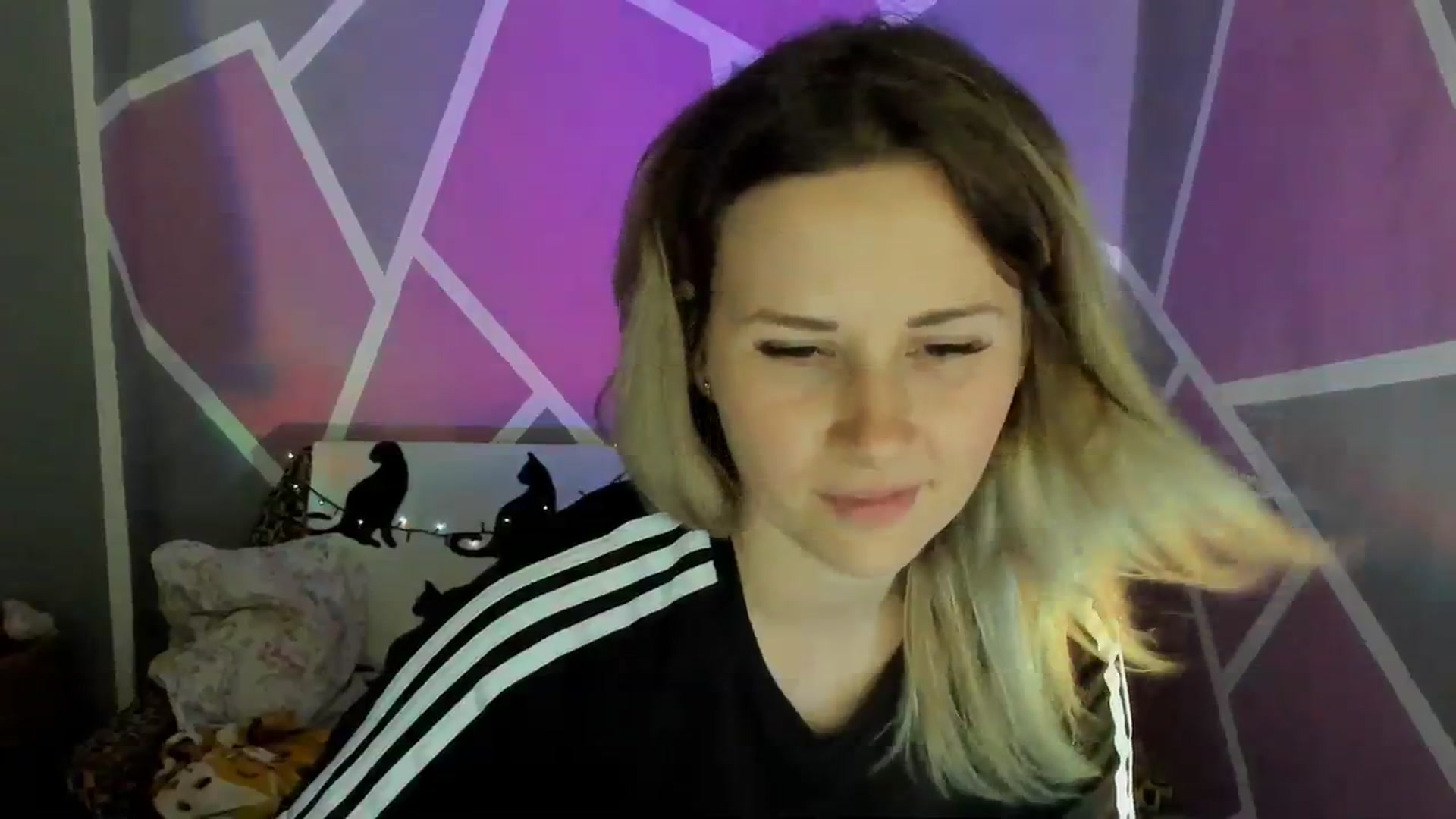 Gallery image thumbnail from UkrBeauty's myfreecams stream on, 08/04/2023, 14:39 image 20 of 20
