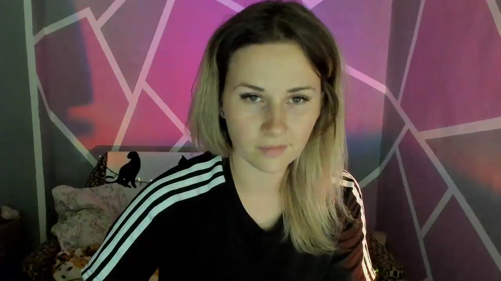 Gallery image thumbnail from UkrBeauty's myfreecams stream on, 08/04/2023, 14:39 image 18 of 20