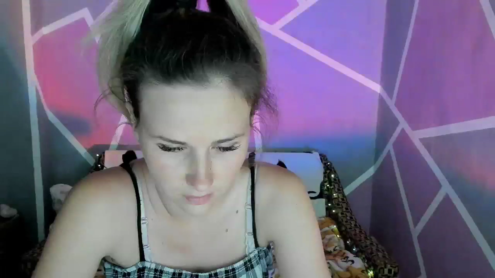 Gallery image thumbnail from UkrBeauty's myfreecams stream on, 08/05/2023, 19:35 image 10 of 20