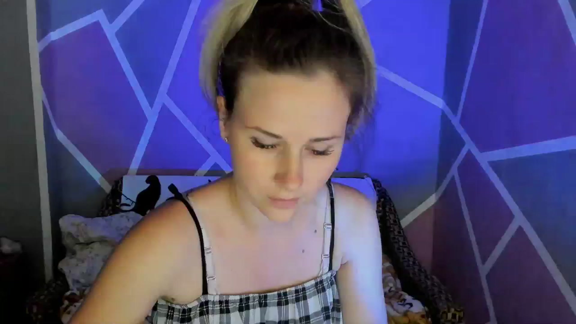 Gallery image thumbnail from UkrBeauty's myfreecams stream on, 08/05/2023, 19:35 image 12 of 20