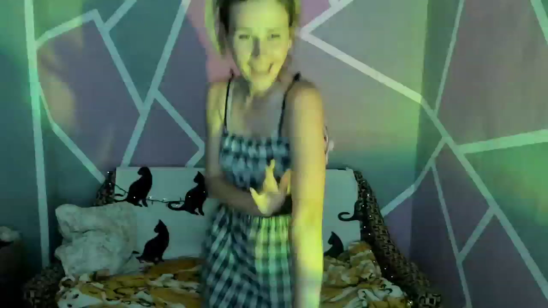 Gallery image thumbnail from UkrBeauty's myfreecams stream on, 08/05/2023, 19:35 image 19 of 20